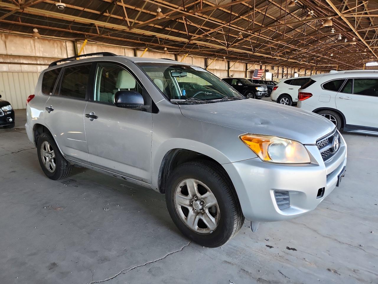 2010 Toyota Rav4 Base Серебряный vin: JTMBF4DV3A5018341