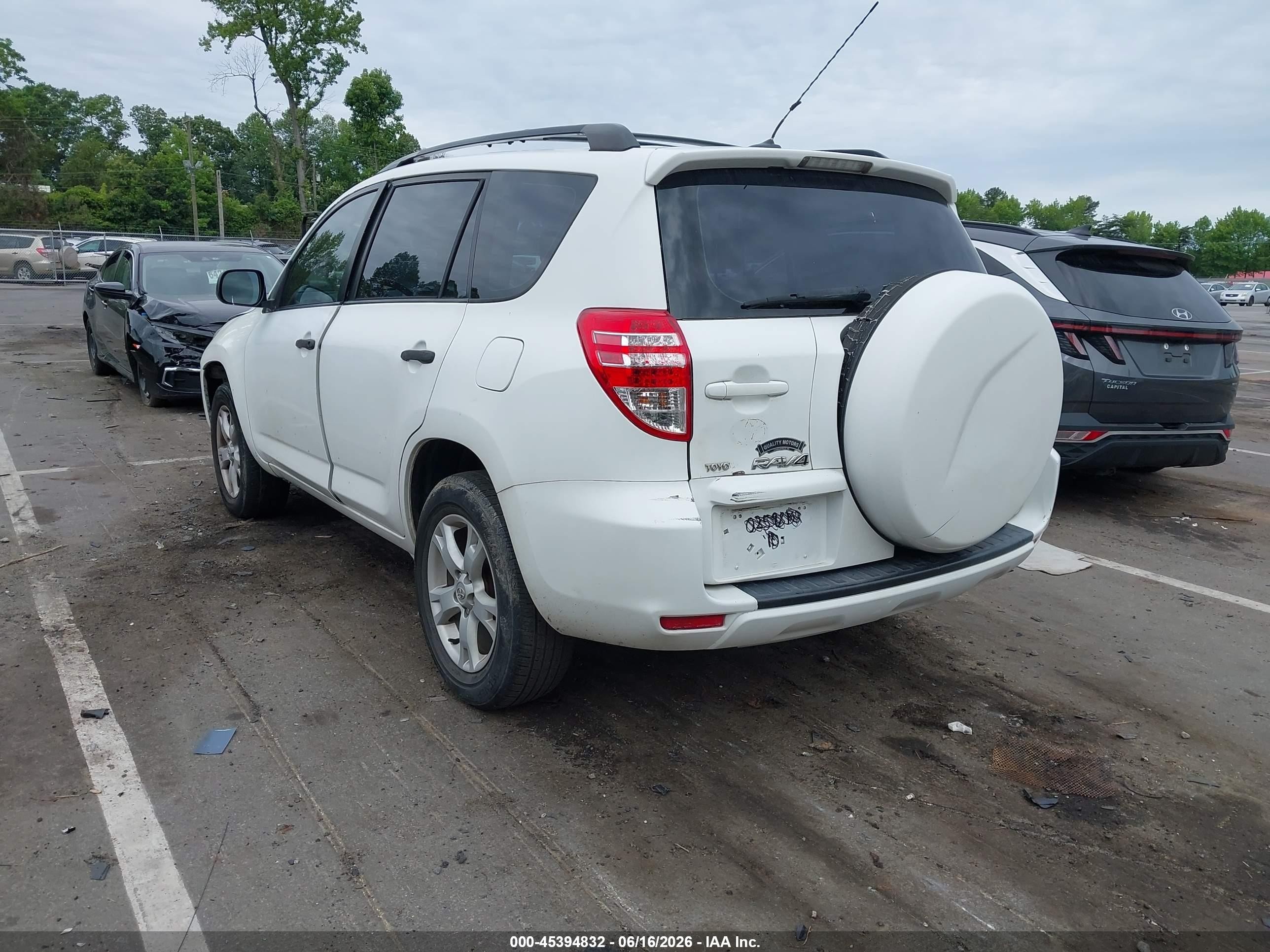 2010 Toyota Rav4   White vin: JTMBF4DV3A5029775
