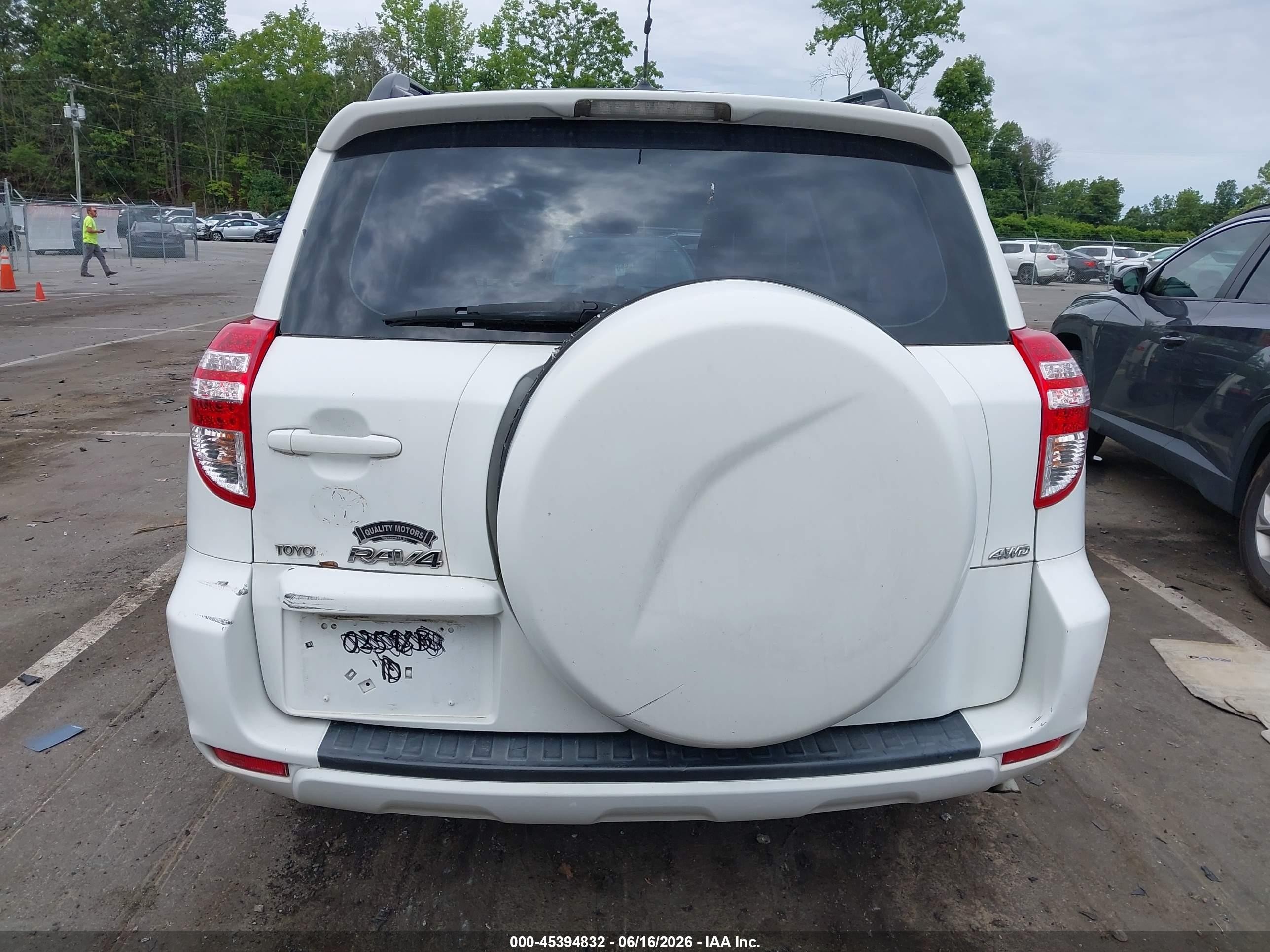 2010 Toyota Rav4   White vin: JTMBF4DV3A5029775