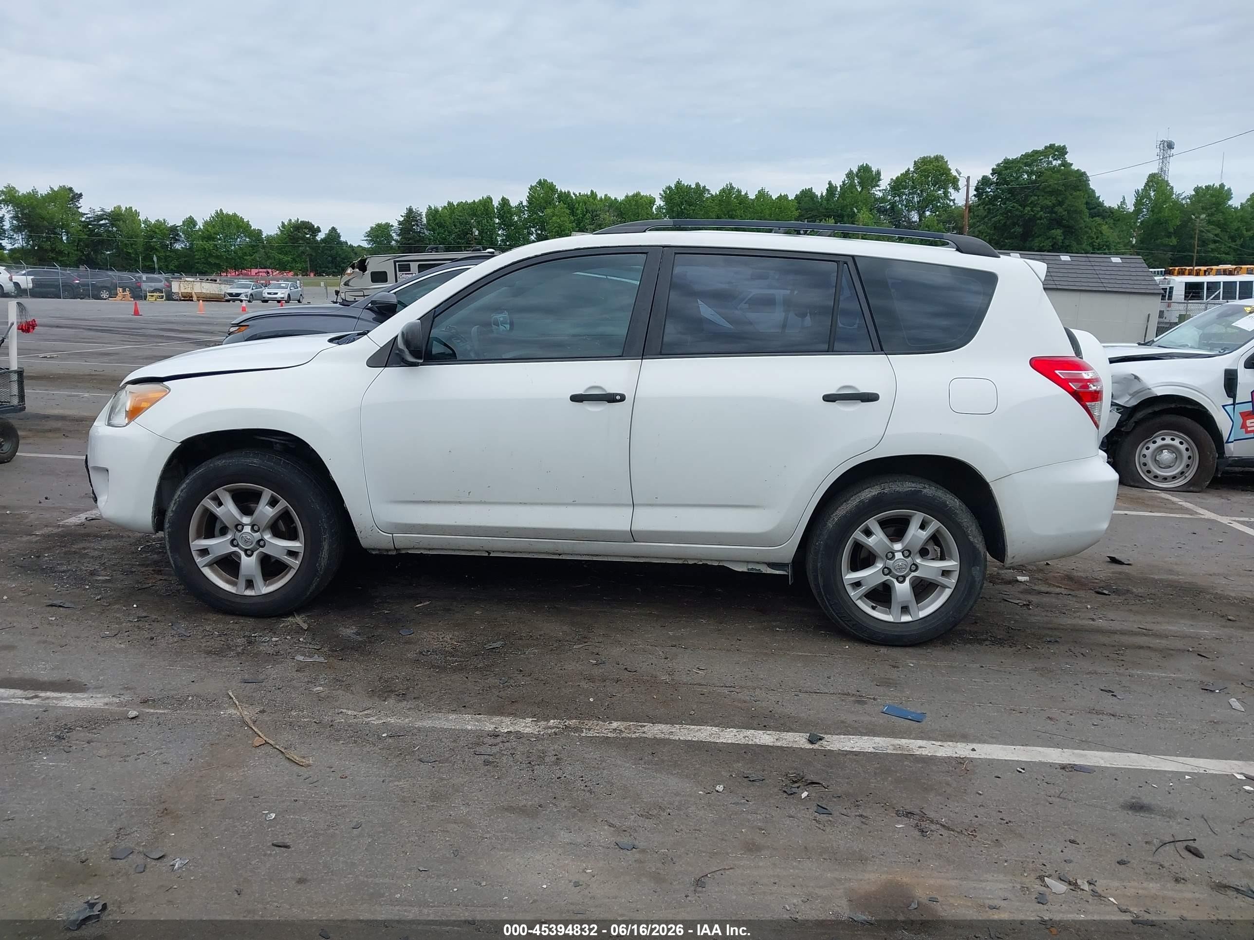 2010 Toyota Rav4   White vin: JTMBF4DV3A5029775