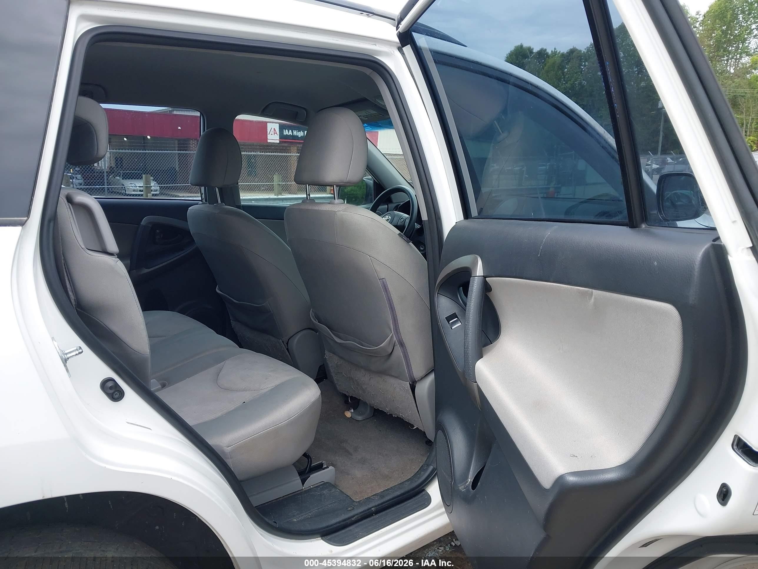 2010 Toyota Rav4   White vin: JTMBF4DV3A5029775