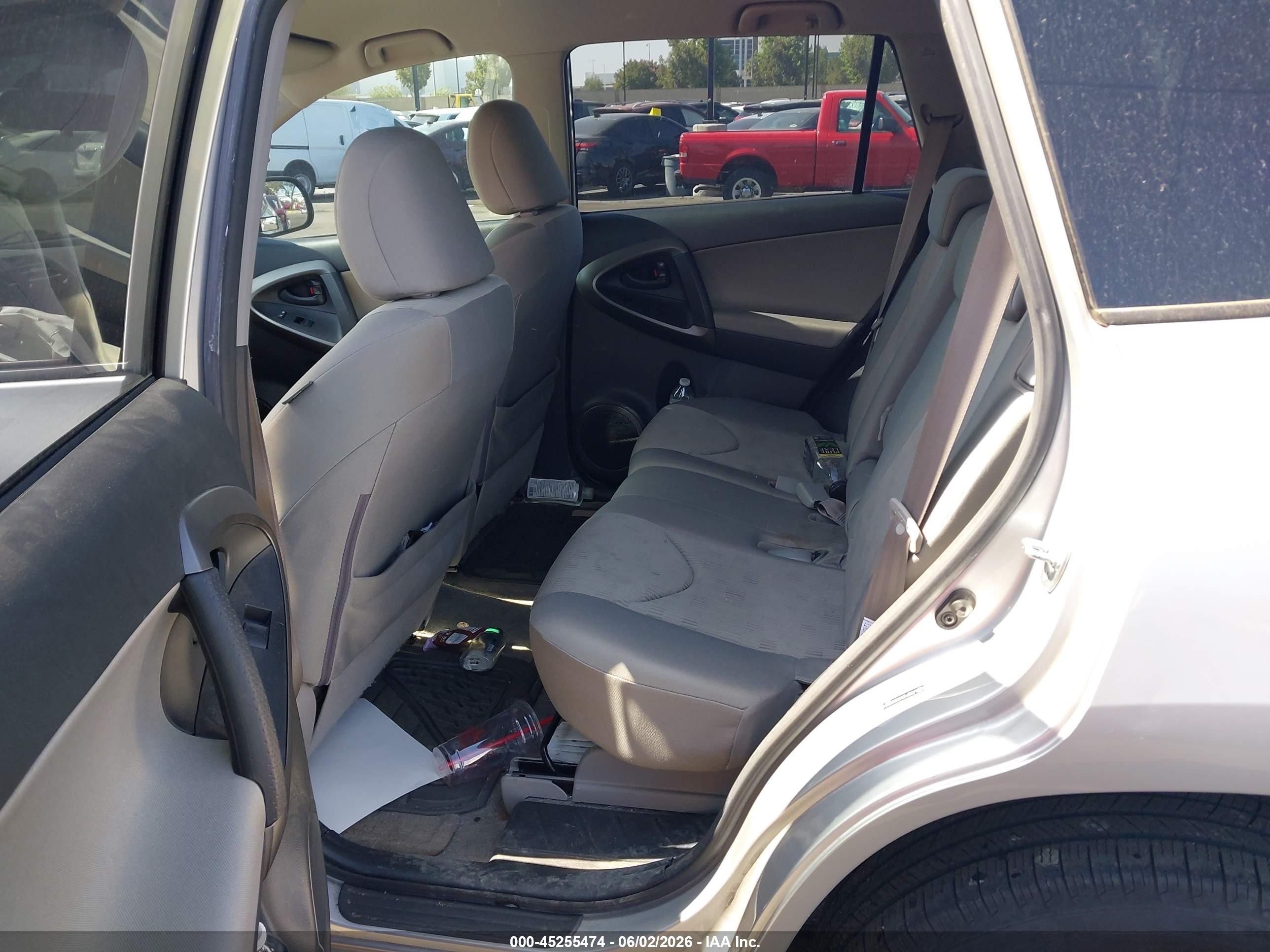 2010 Toyota Rav4   Silver vin: JTMBF4DV3AD022654