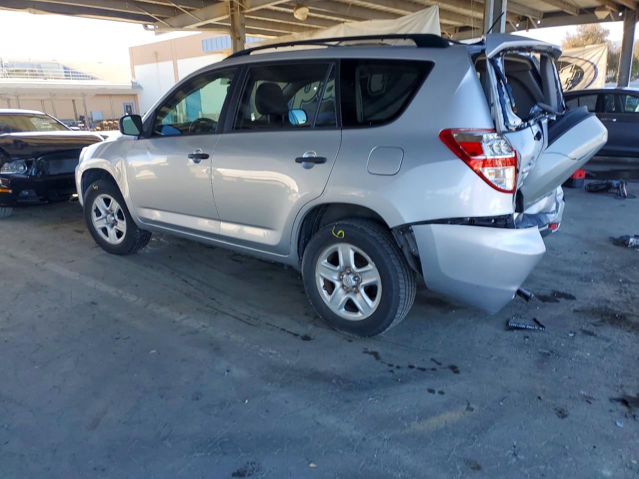 2010 Toyota Rav4 Base Silver vin: JTMBF4DV3AD030950