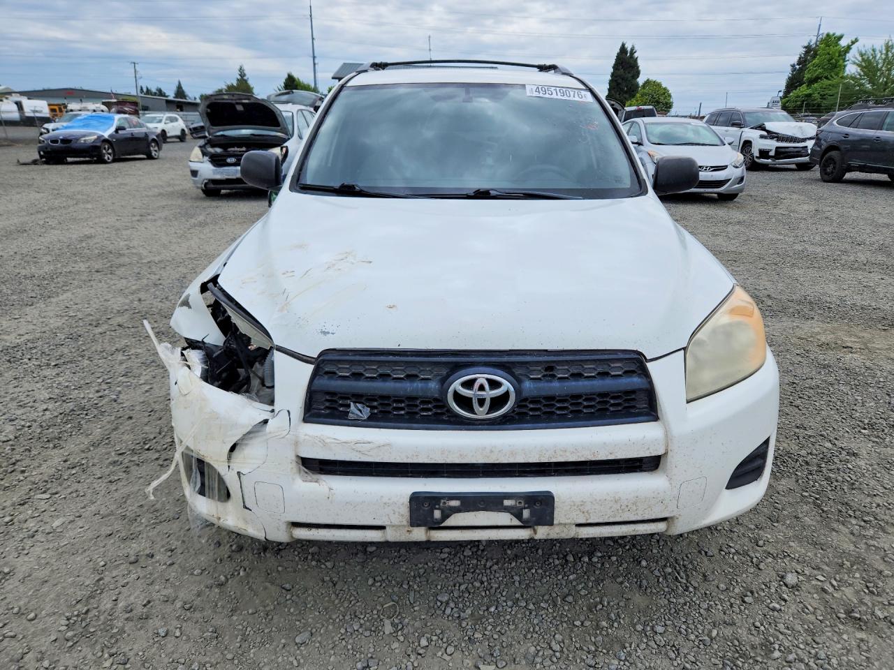 2010 Toyota Rav4 Base White vin: JTMBF4DV3AD034903