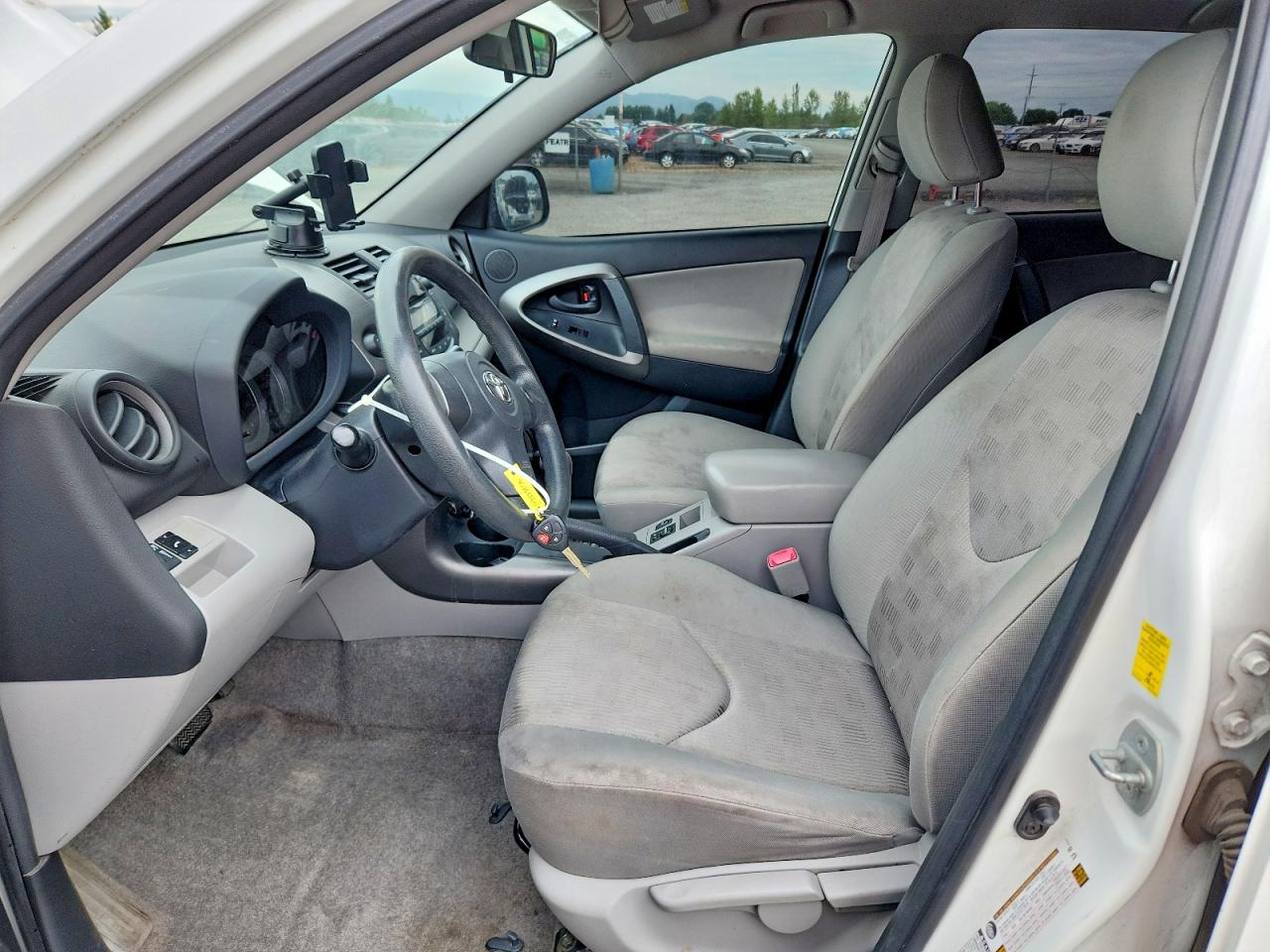 2010 Toyota Rav4 Base White vin: JTMBF4DV3AD034903