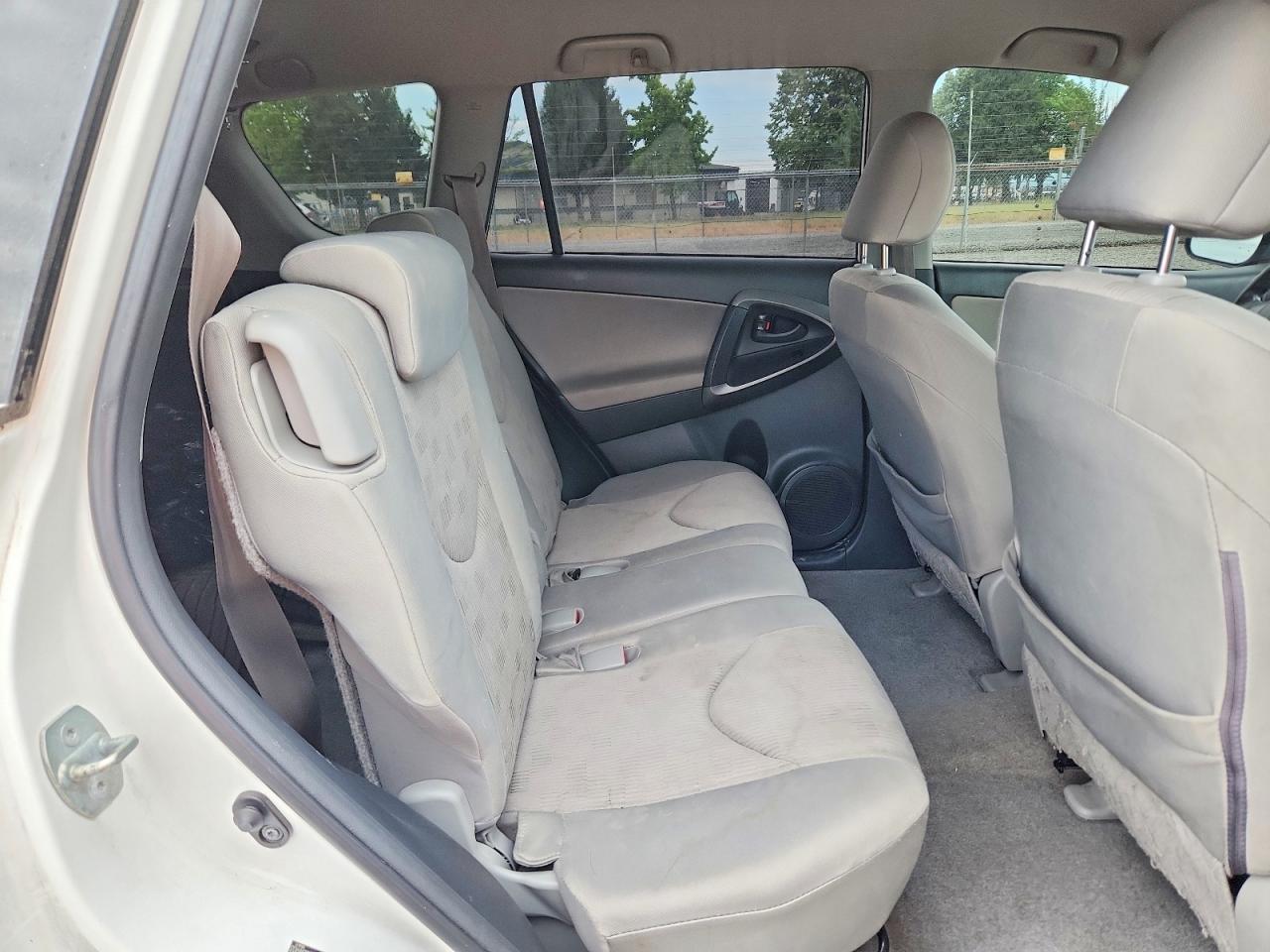 2010 Toyota Rav4 Base White vin: JTMBF4DV3AD034903