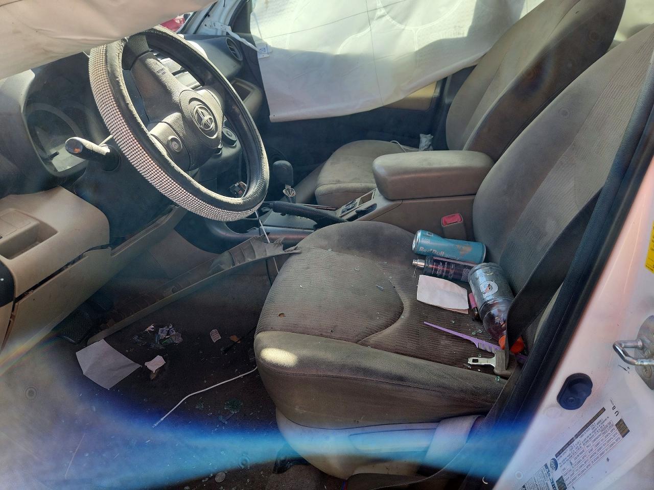 2010 Toyota Rav4 Base White vin: JTMBF4DV3AD034979