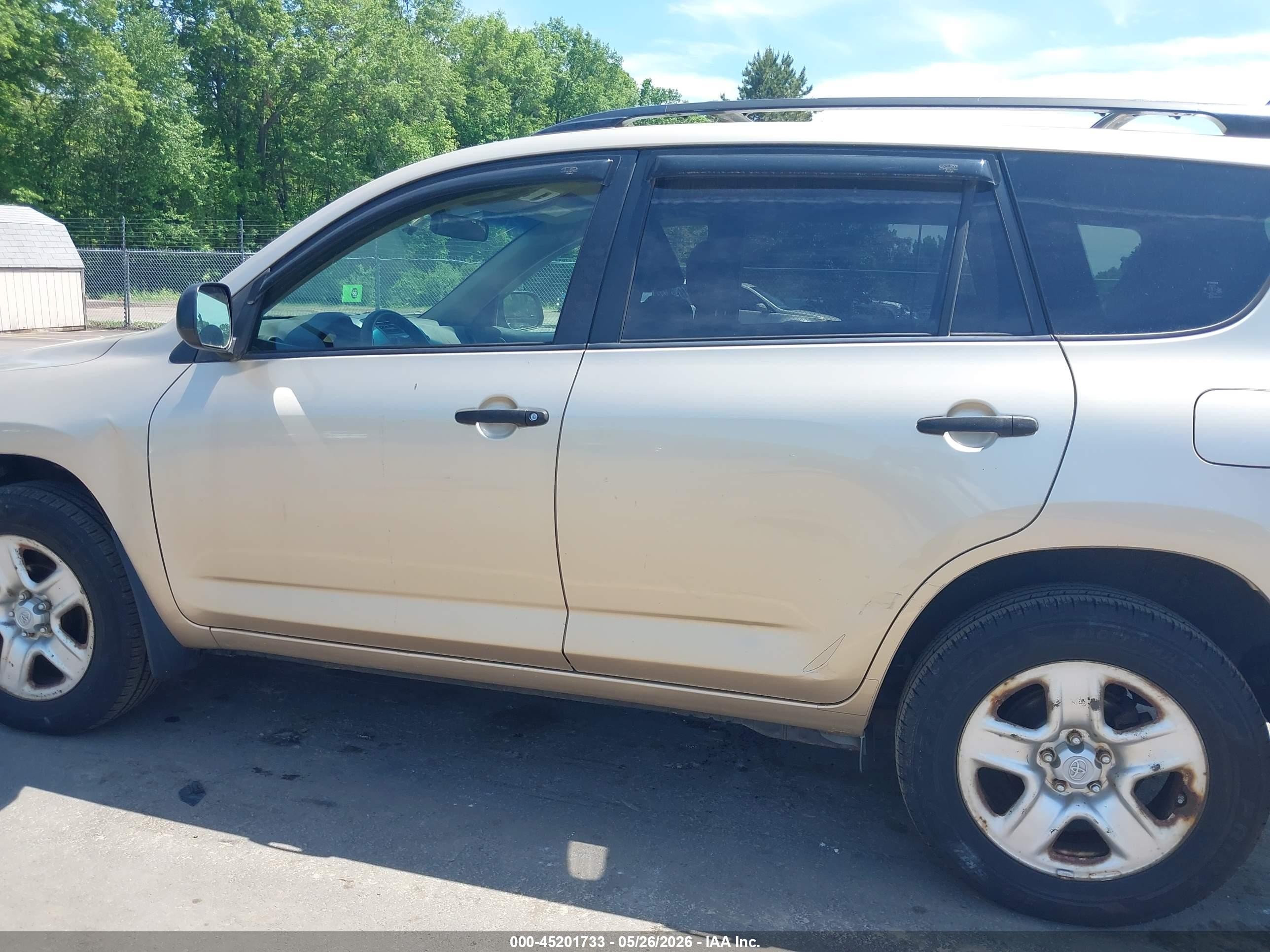 2010 Toyota Rav4 Tan vin: JTMBF4DV3AD035761