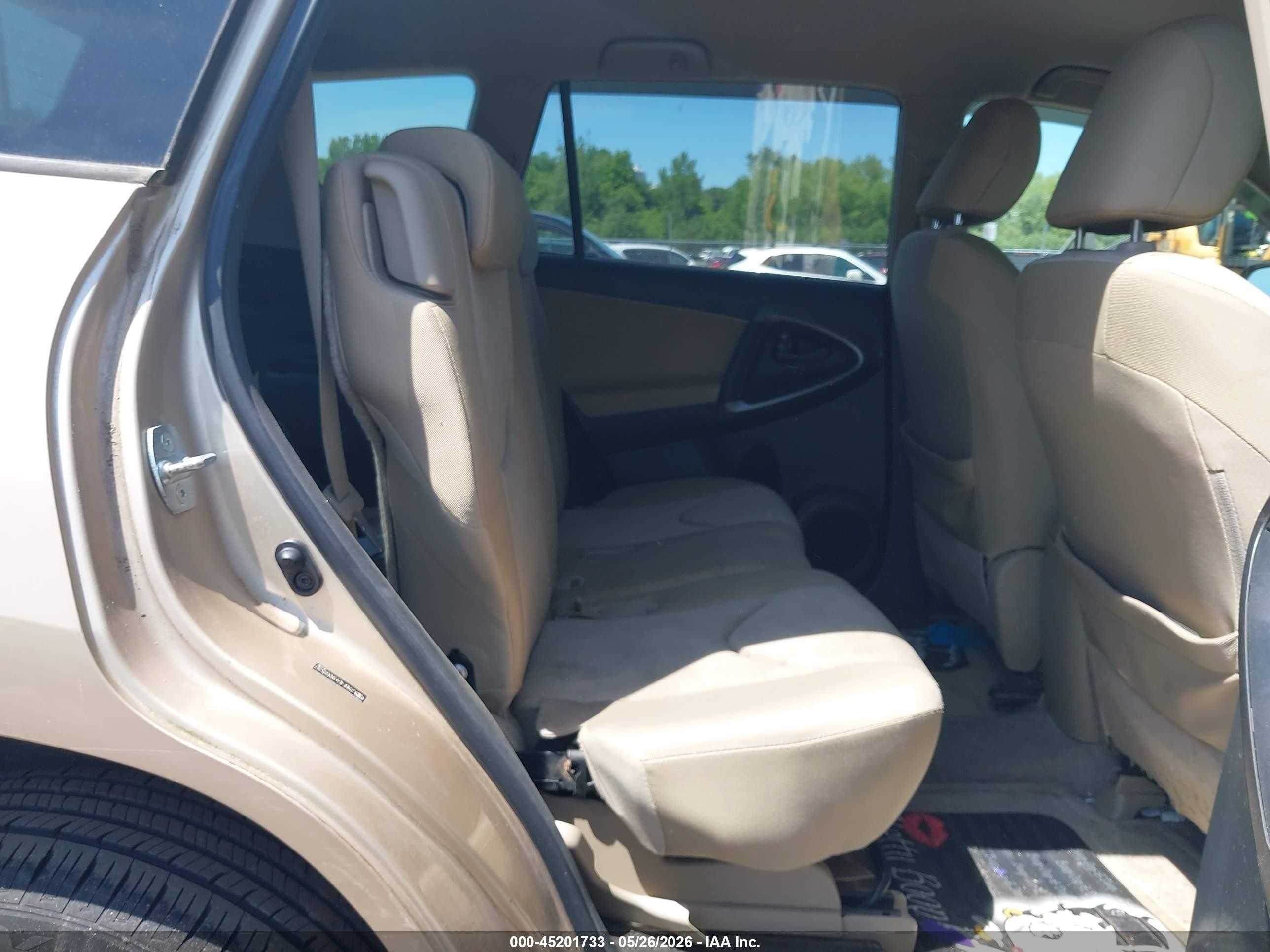 2010 Toyota Rav4 Tan vin: JTMBF4DV3AD035761