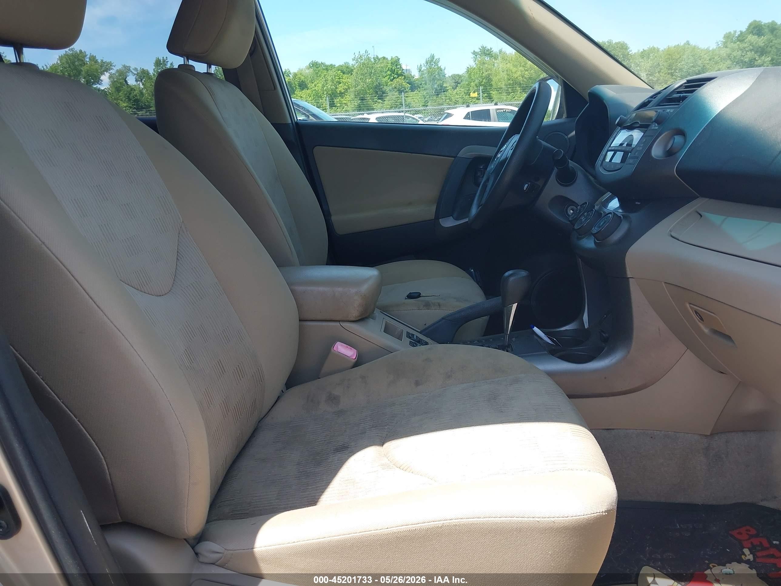 2010 Toyota Rav4 Tan vin: JTMBF4DV3AD035761