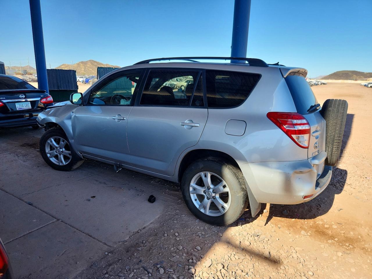 2011 Toyota Rav4 Base Silver vin: JTMBF4DV3B5038591