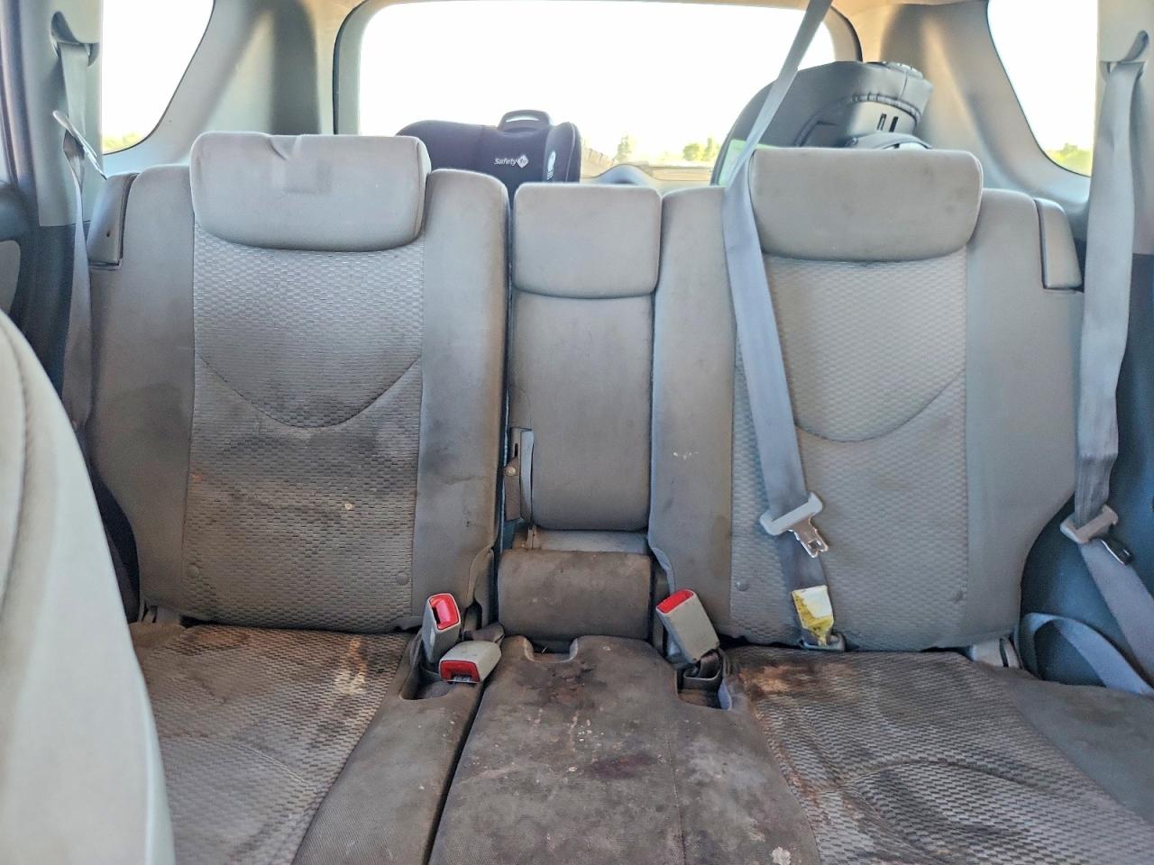 2011 Toyota Rav4 Base Silver vin: JTMBF4DV3B5038591