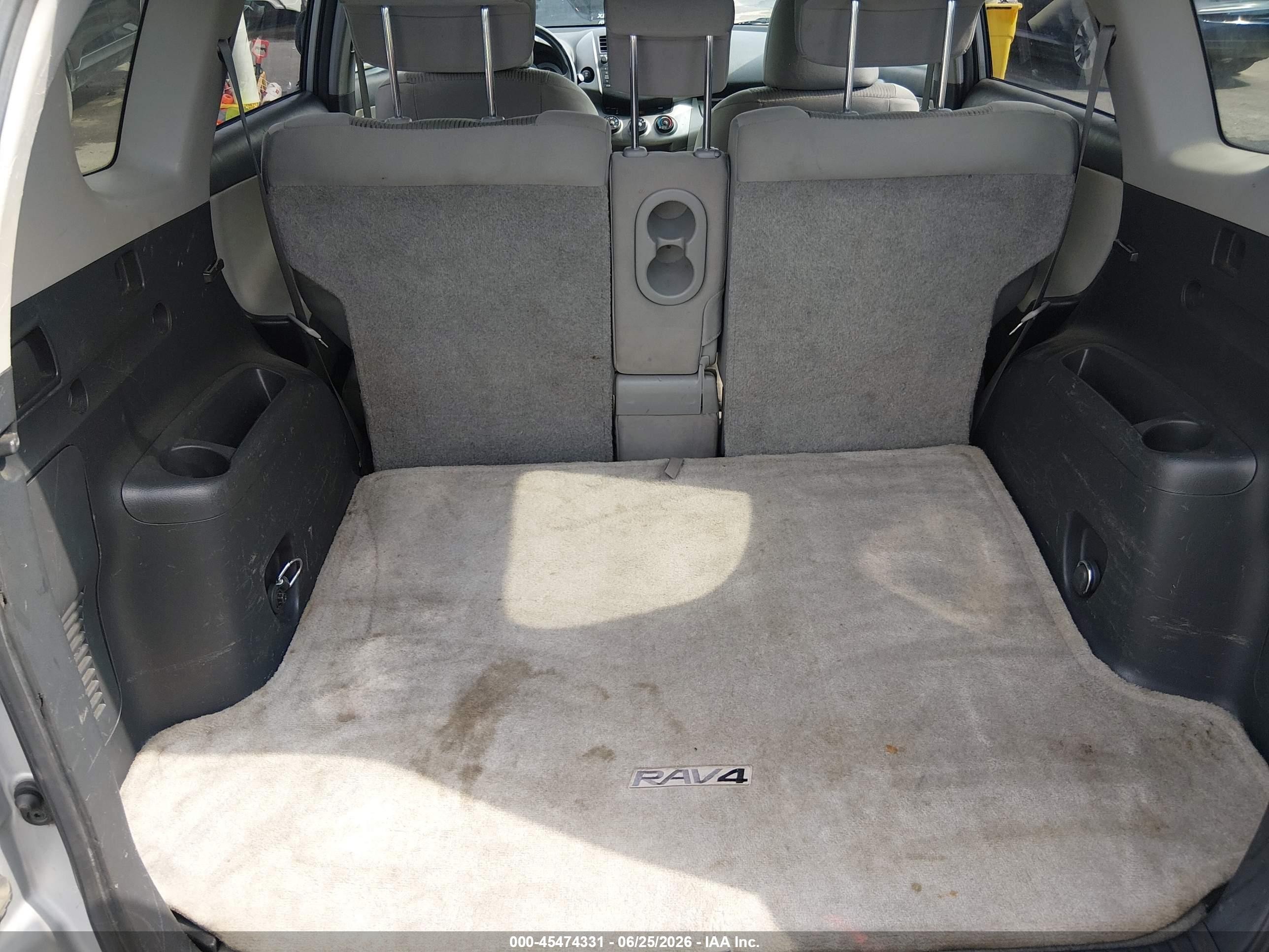 2011 Toyota Rav4   Silver vin: JTMBF4DV3BD040220