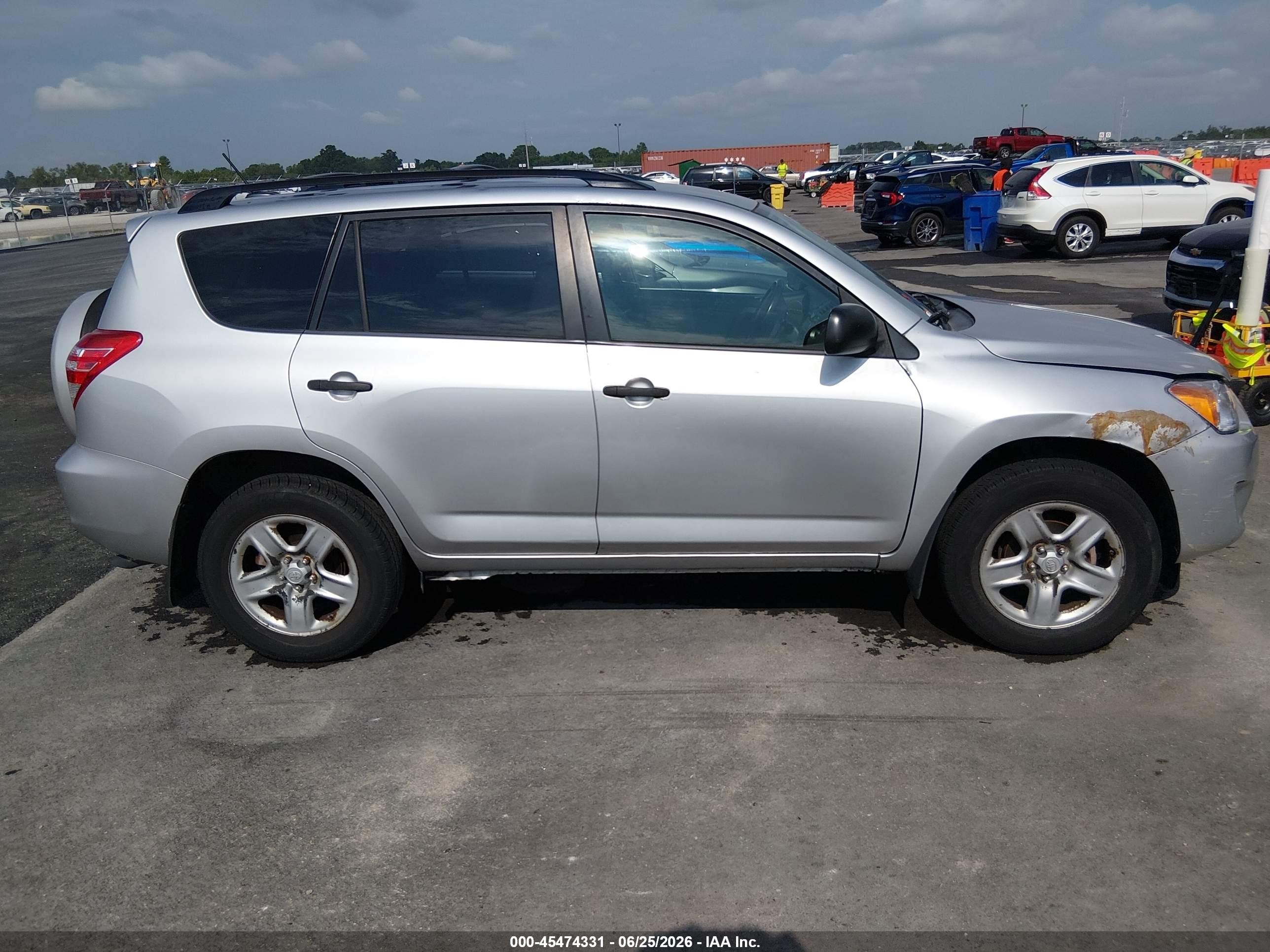 2011 Toyota Rav4   Silver vin: JTMBF4DV3BD040220