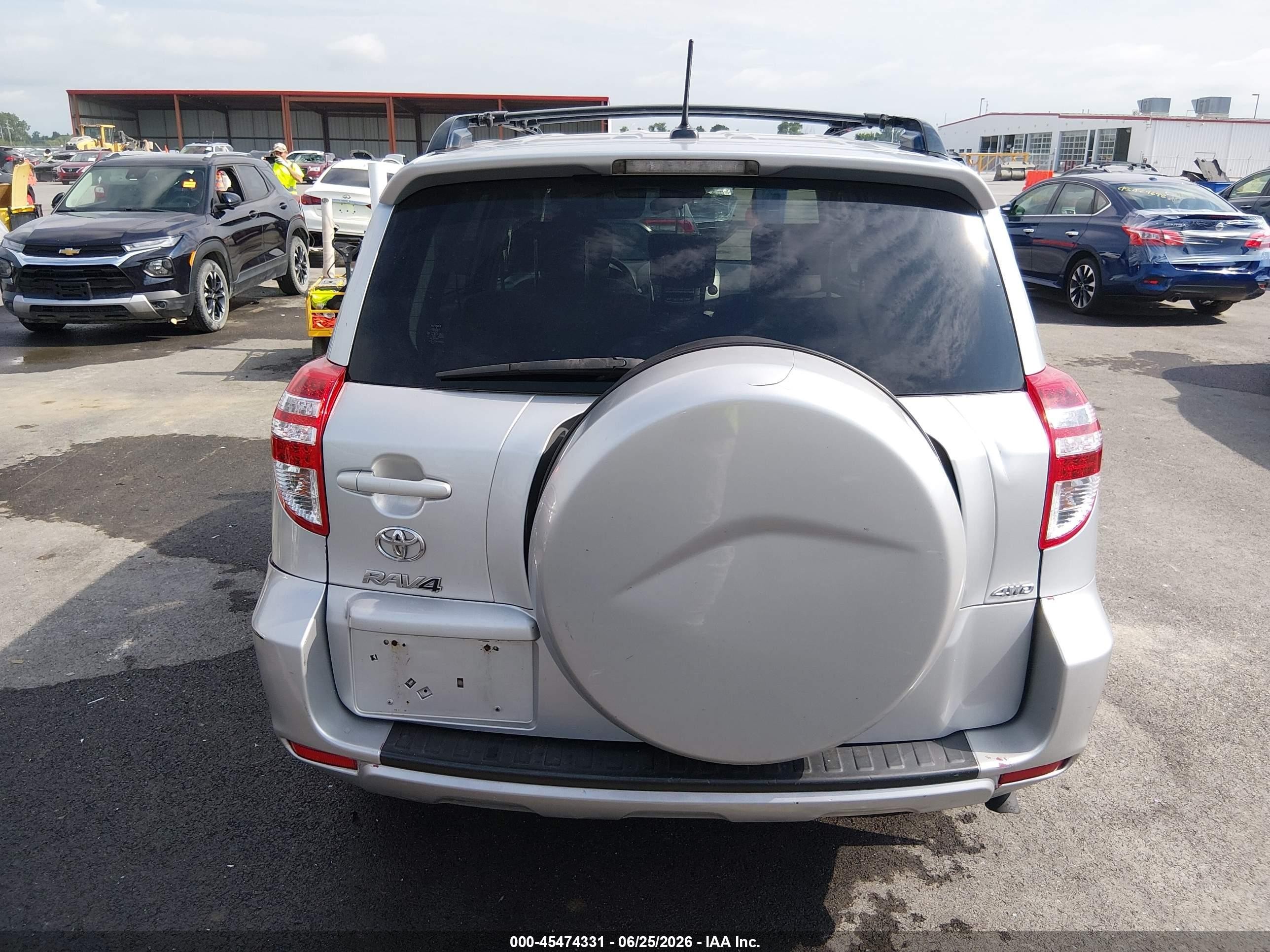 2011 Toyota Rav4   Silver vin: JTMBF4DV3BD040220
