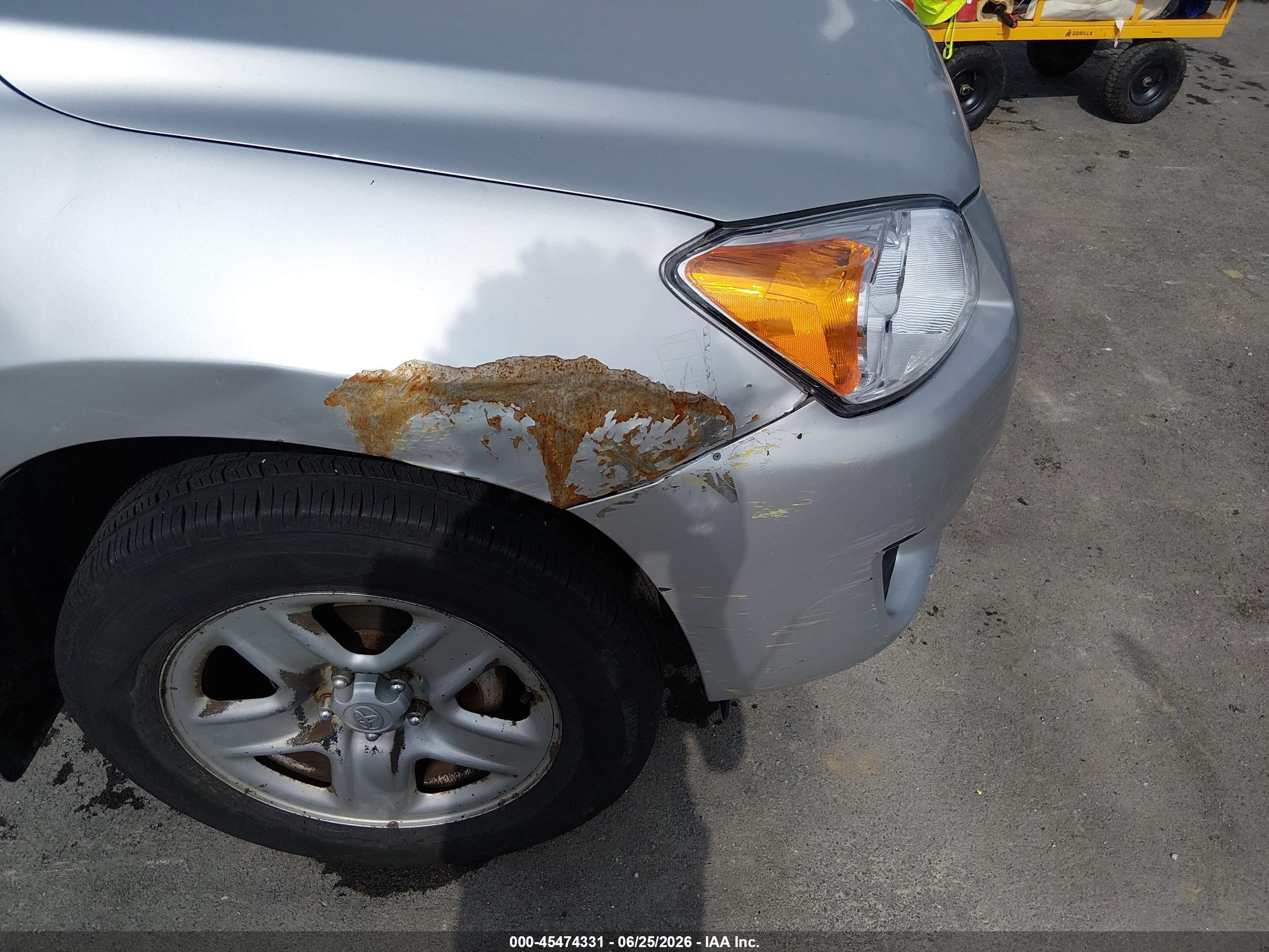 2011 Toyota Rav4   Silver vin: JTMBF4DV3BD040220