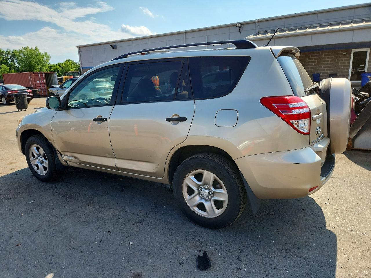 2010 Toyota Rav4 Base Gold vin: JTMBF4DV4A5021202