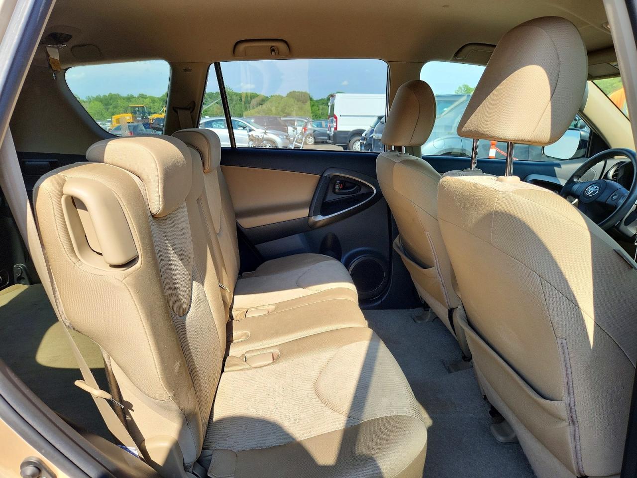 2010 Toyota Rav4 Base Gold vin: JTMBF4DV4A5021202