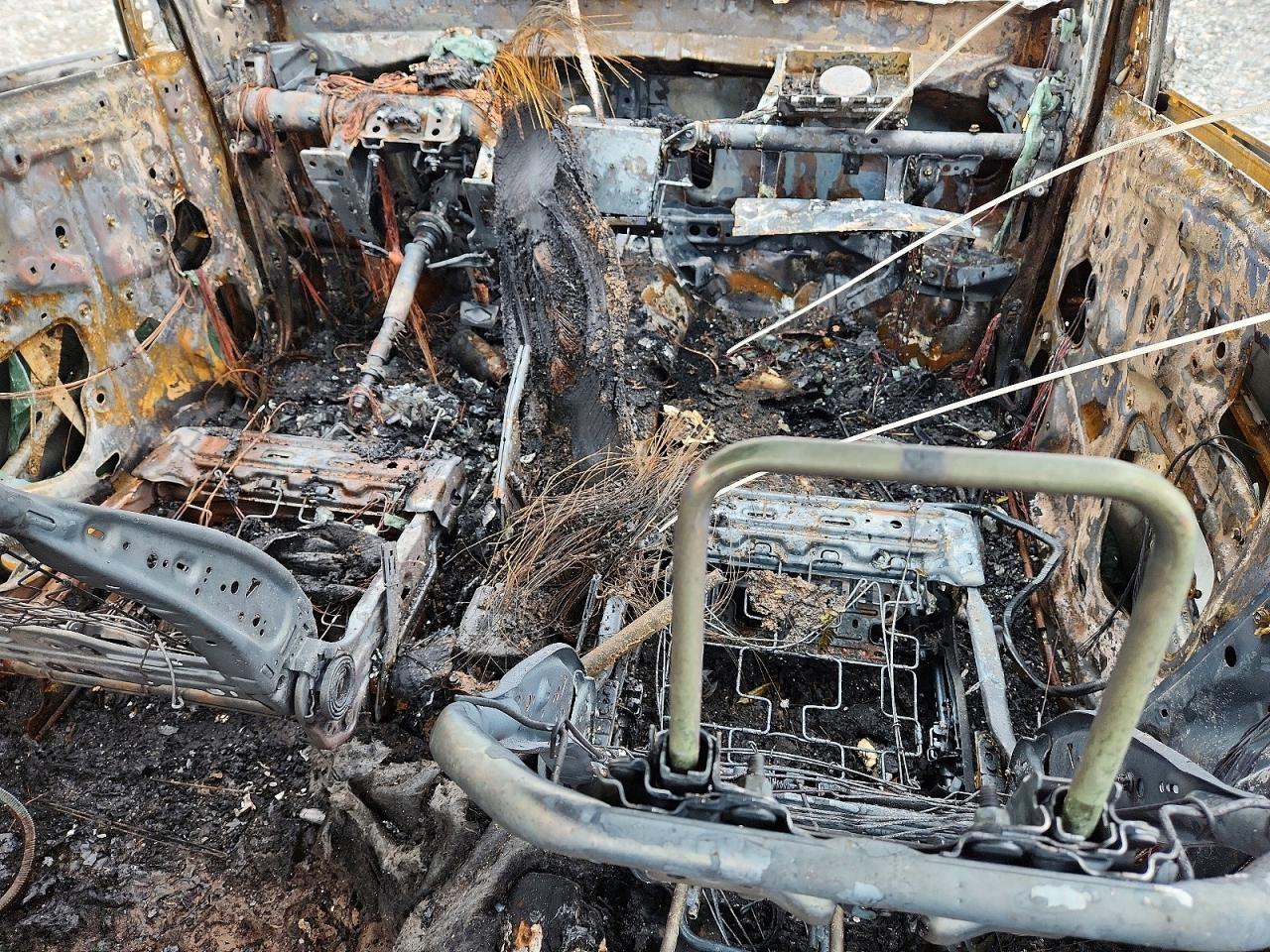 2010 Toyota Rav4 Base Burn vin: JTMBF4DV4AD027278