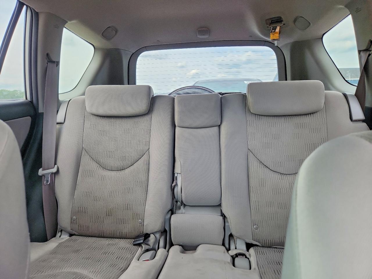 2010 Toyota Rav4 Base Silver vin: JTMBF4DV4AD034053