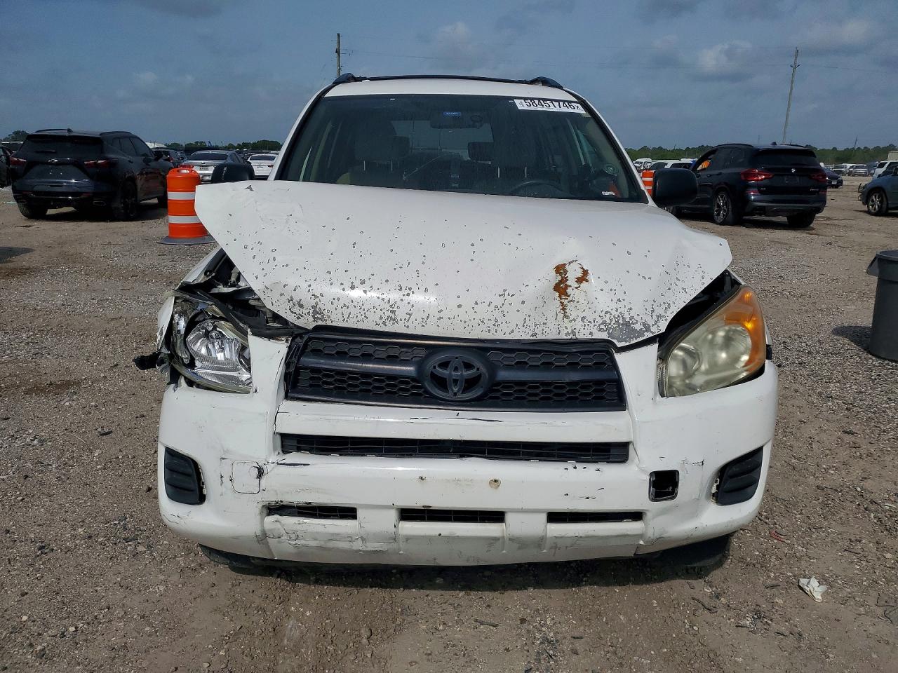 2010 Toyota Rav4 Base White vin: JTMBF4DV5A5021726