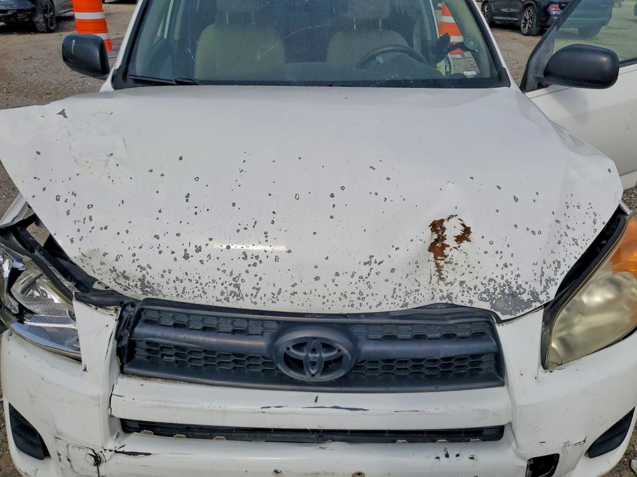 2010 Toyota Rav4 Base White vin: JTMBF4DV5A5021726