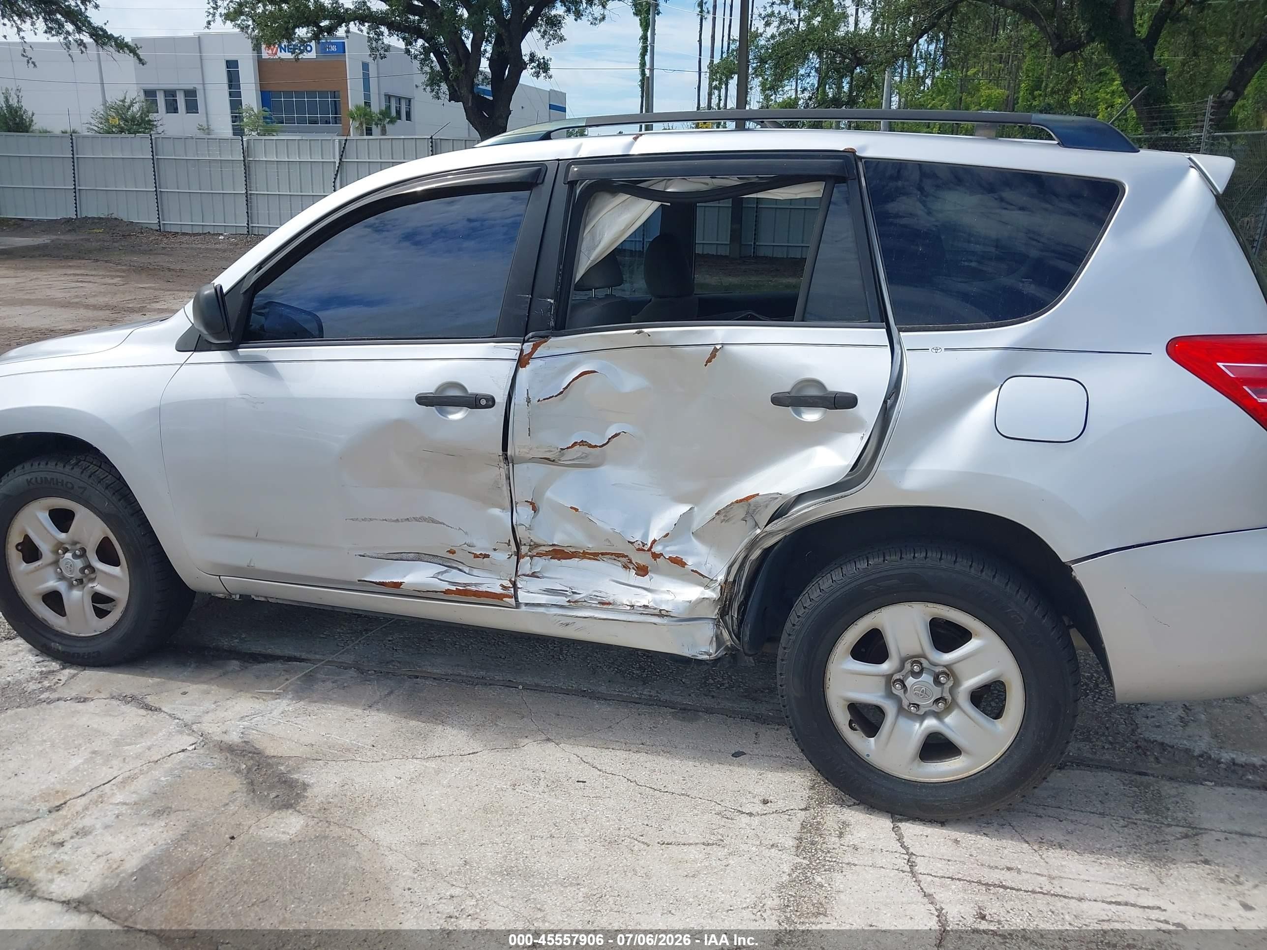 2010 Toyota Rav4   Silver vin: JTMBF4DV5A5024223