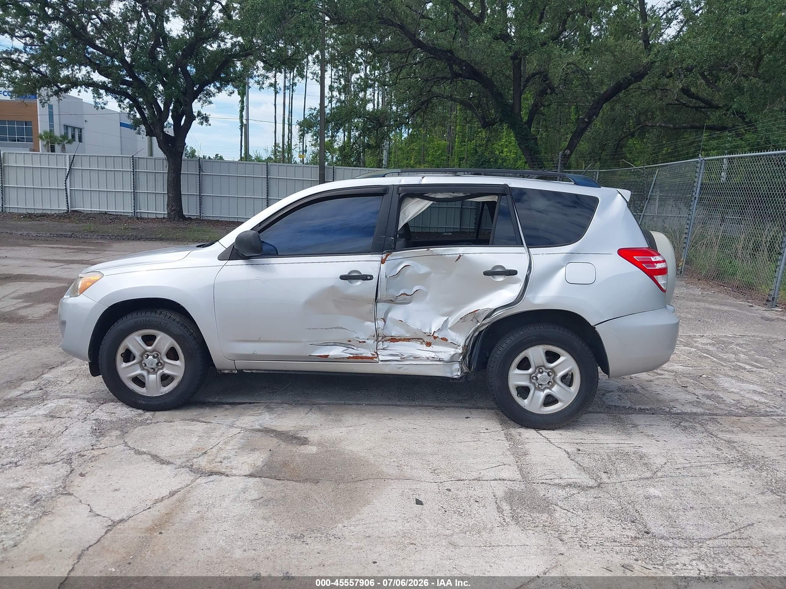 2010 Toyota Rav4   Silver vin: JTMBF4DV5A5024223