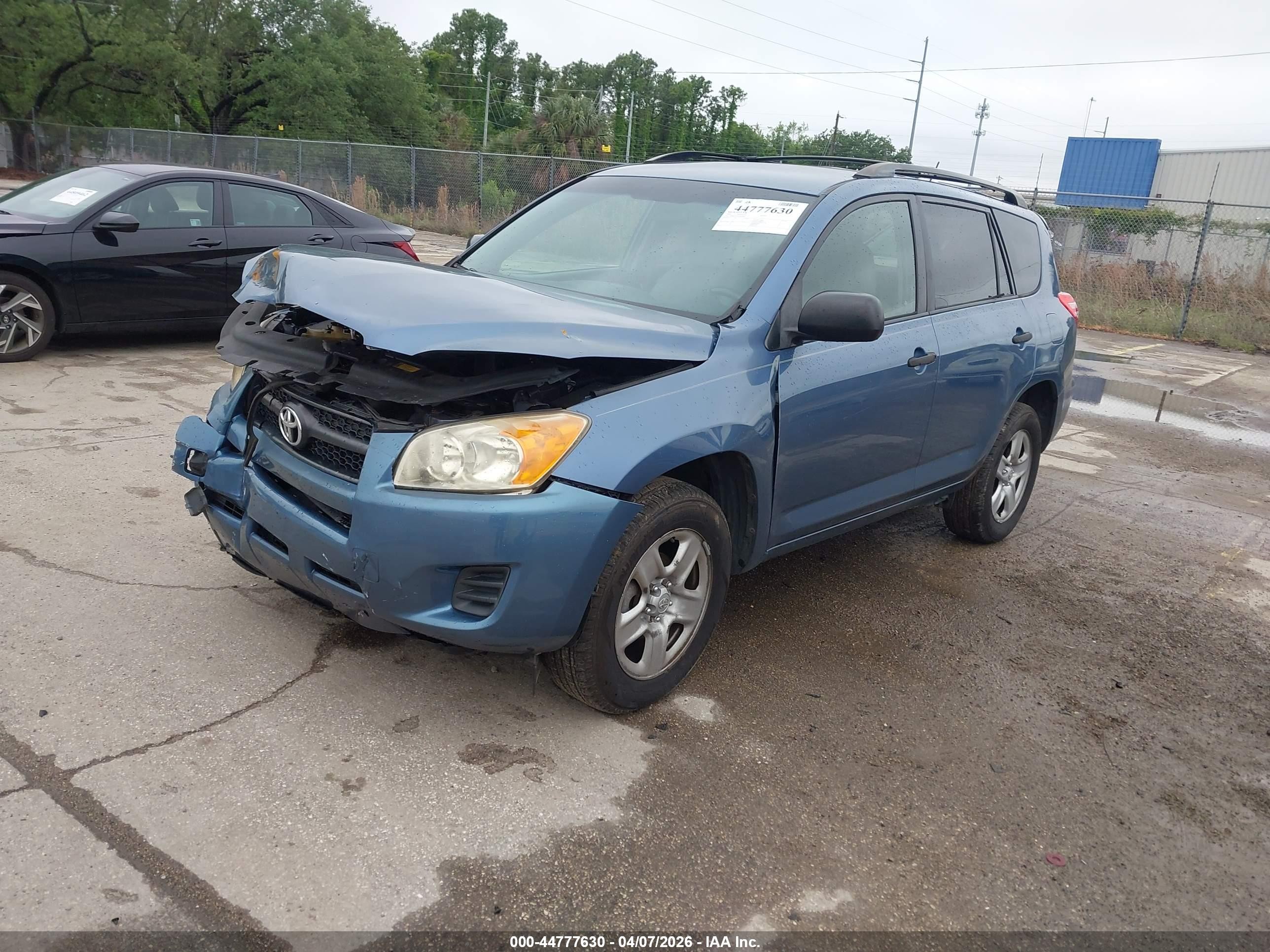 2010 Toyota Rav4   Синий vin: JTMBF4DV5A5024660