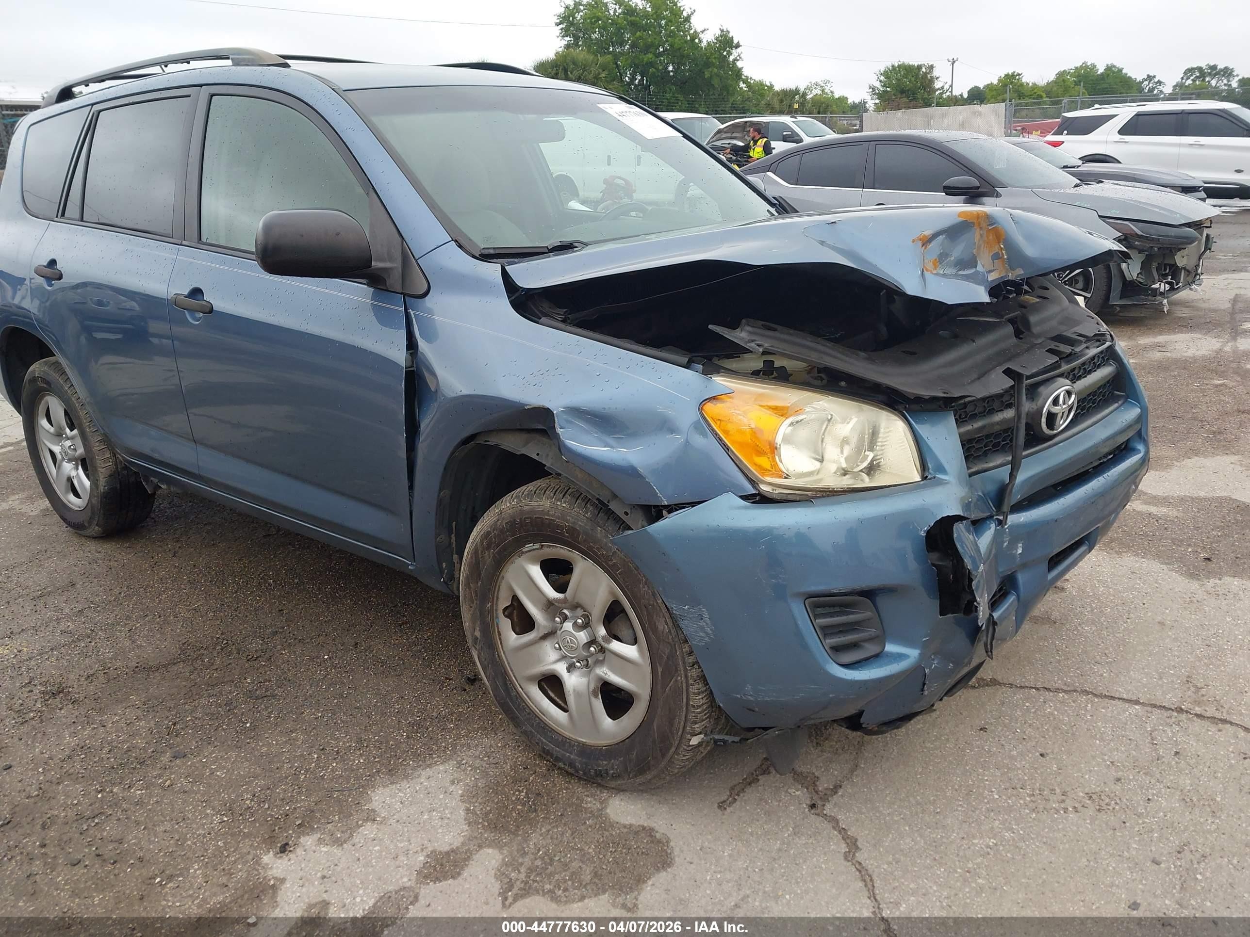 2010 Toyota Rav4   Синий vin: JTMBF4DV5A5024660