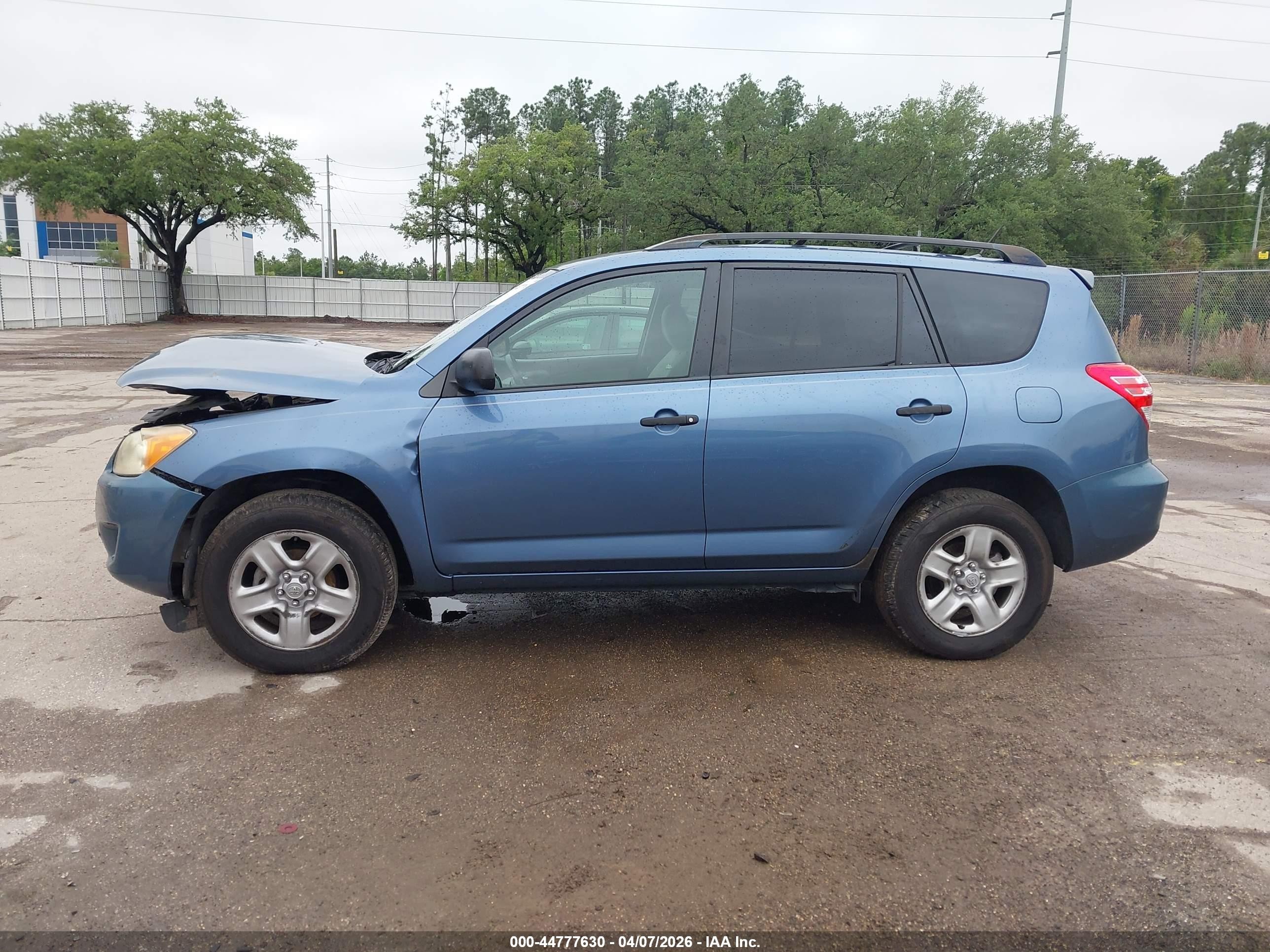 2010 Toyota Rav4   Синий vin: JTMBF4DV5A5024660