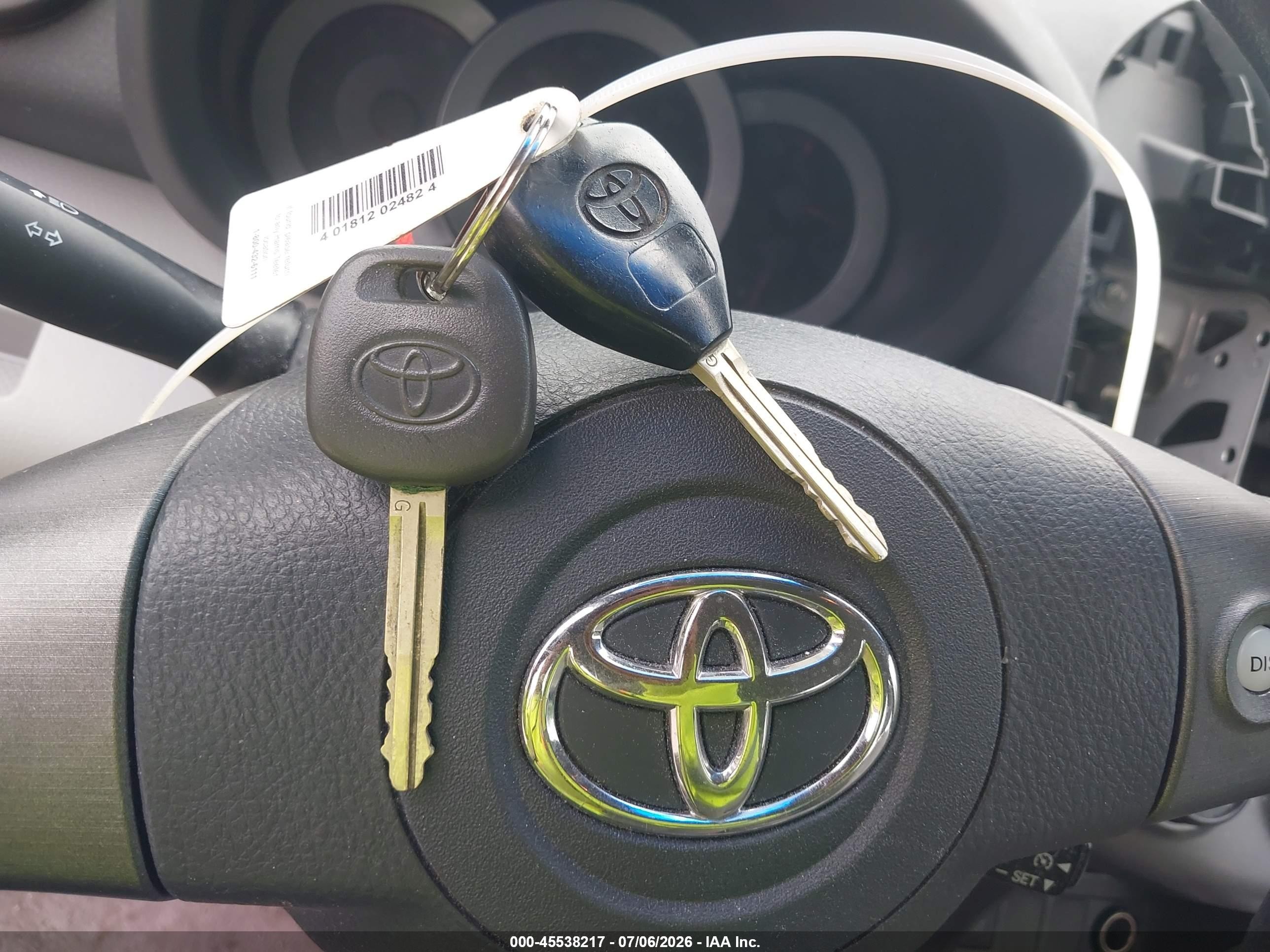2010 Toyota Rav4   White vin: JTMBF4DV5A5029471