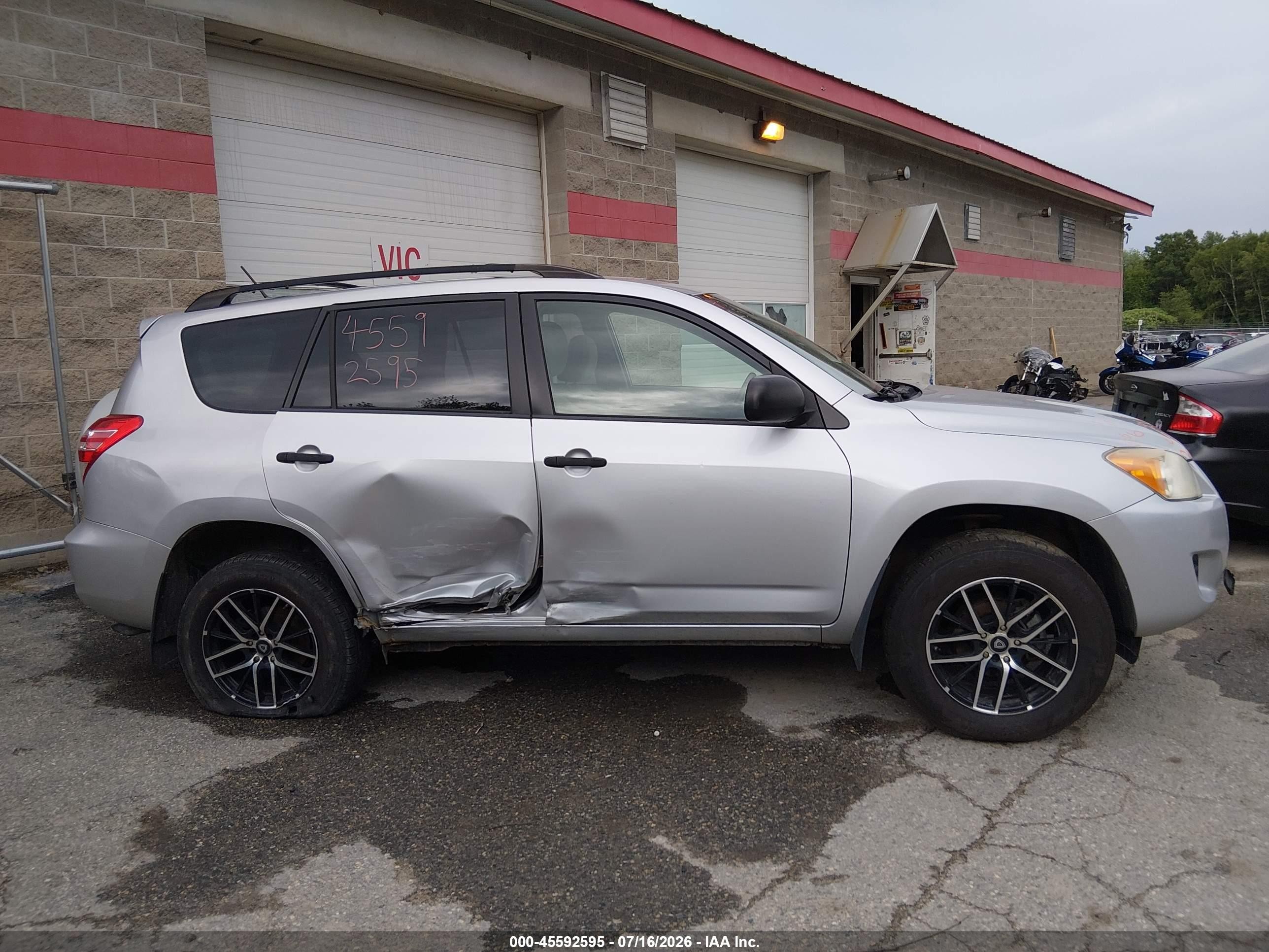 2010 Toyota Rav4   Silver vin: JTMBF4DV5AD029878