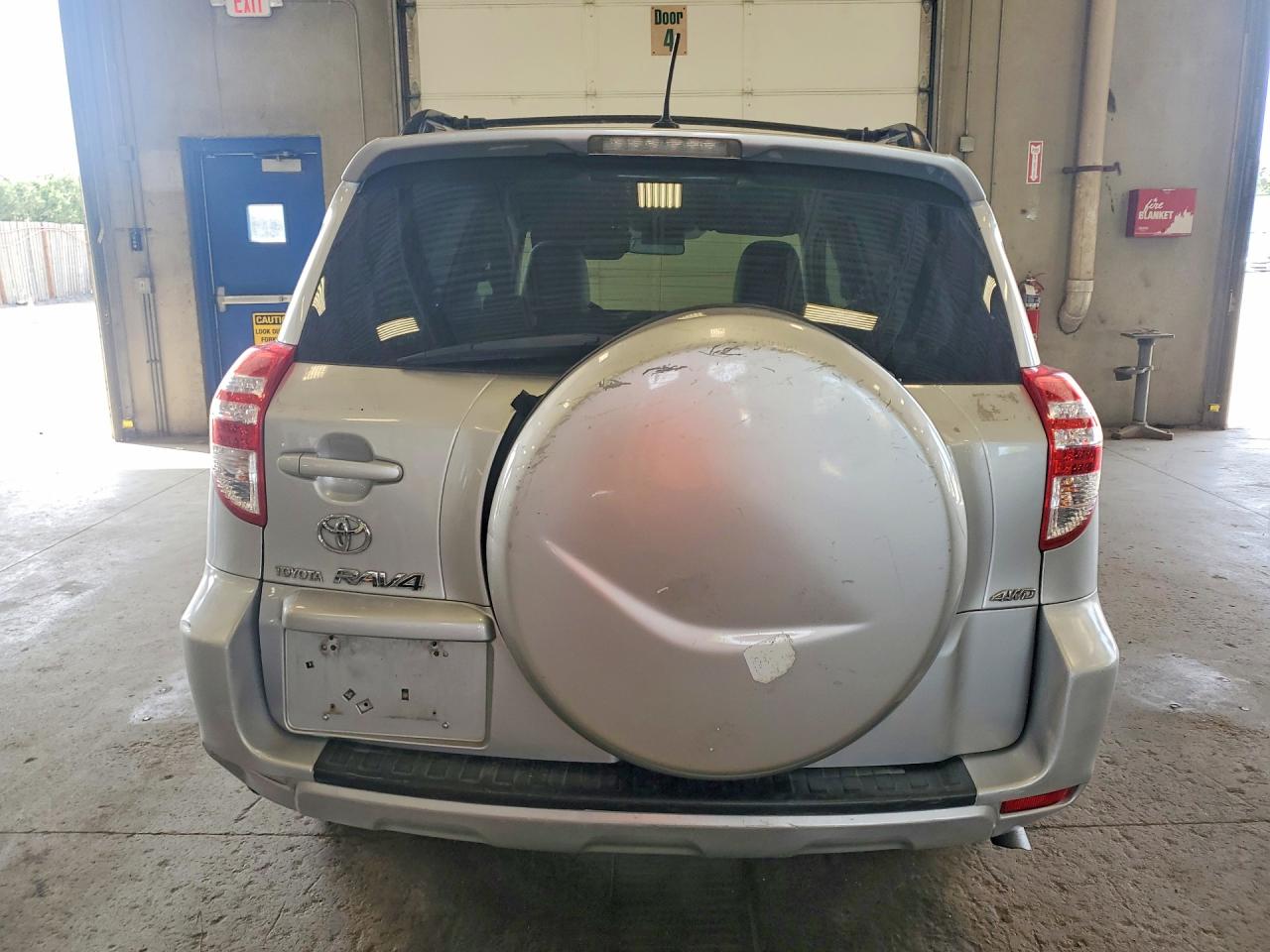 2010 Toyota Rav4 Base Silver vin: JTMBF4DV5AD036670