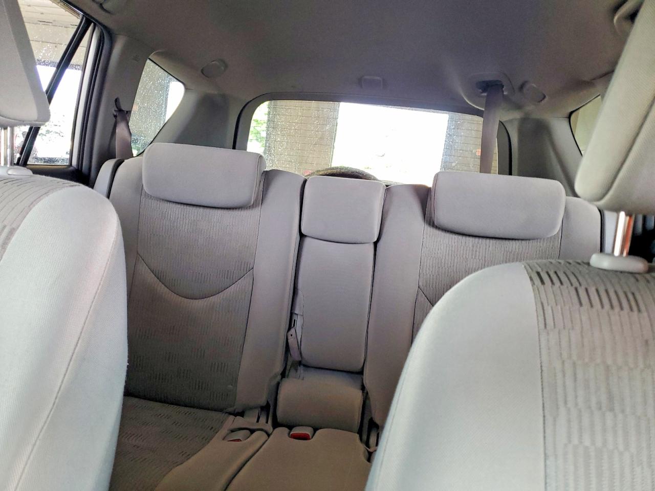 2010 Toyota Rav4 Base Silver vin: JTMBF4DV5AD036670
