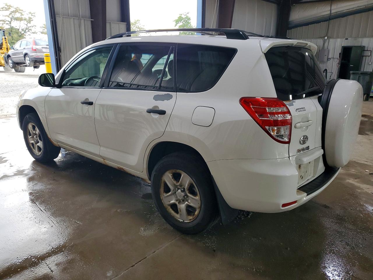 2011 Toyota Rav4 Base Белый vin: JTMBF4DV5B5042920