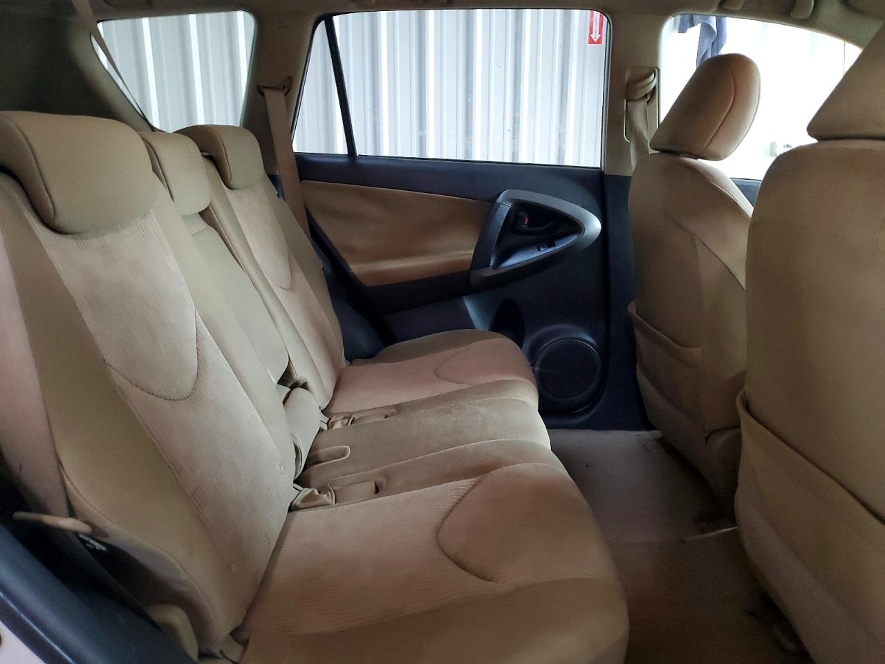 2011 Toyota Rav4 Base Белый vin: JTMBF4DV5B5042920