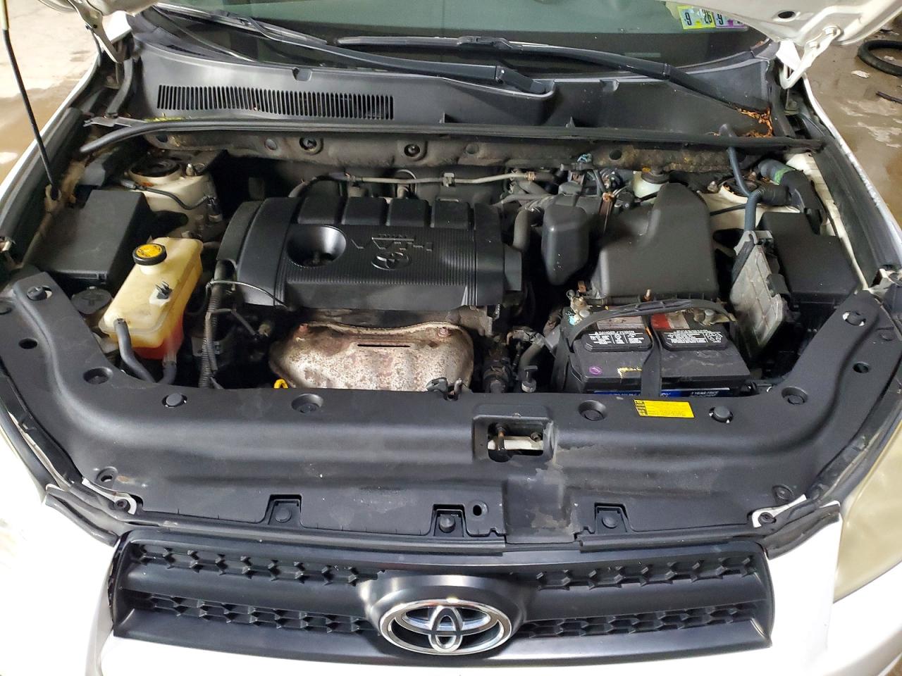 2011 Toyota Rav4 Base Белый vin: JTMBF4DV5B5042920
