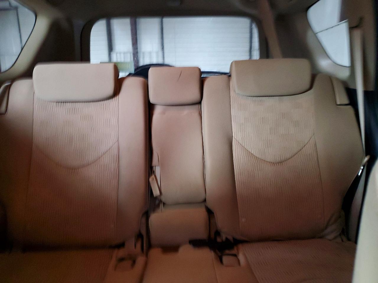 2011 Toyota Rav4 Base Белый vin: JTMBF4DV5B5042920