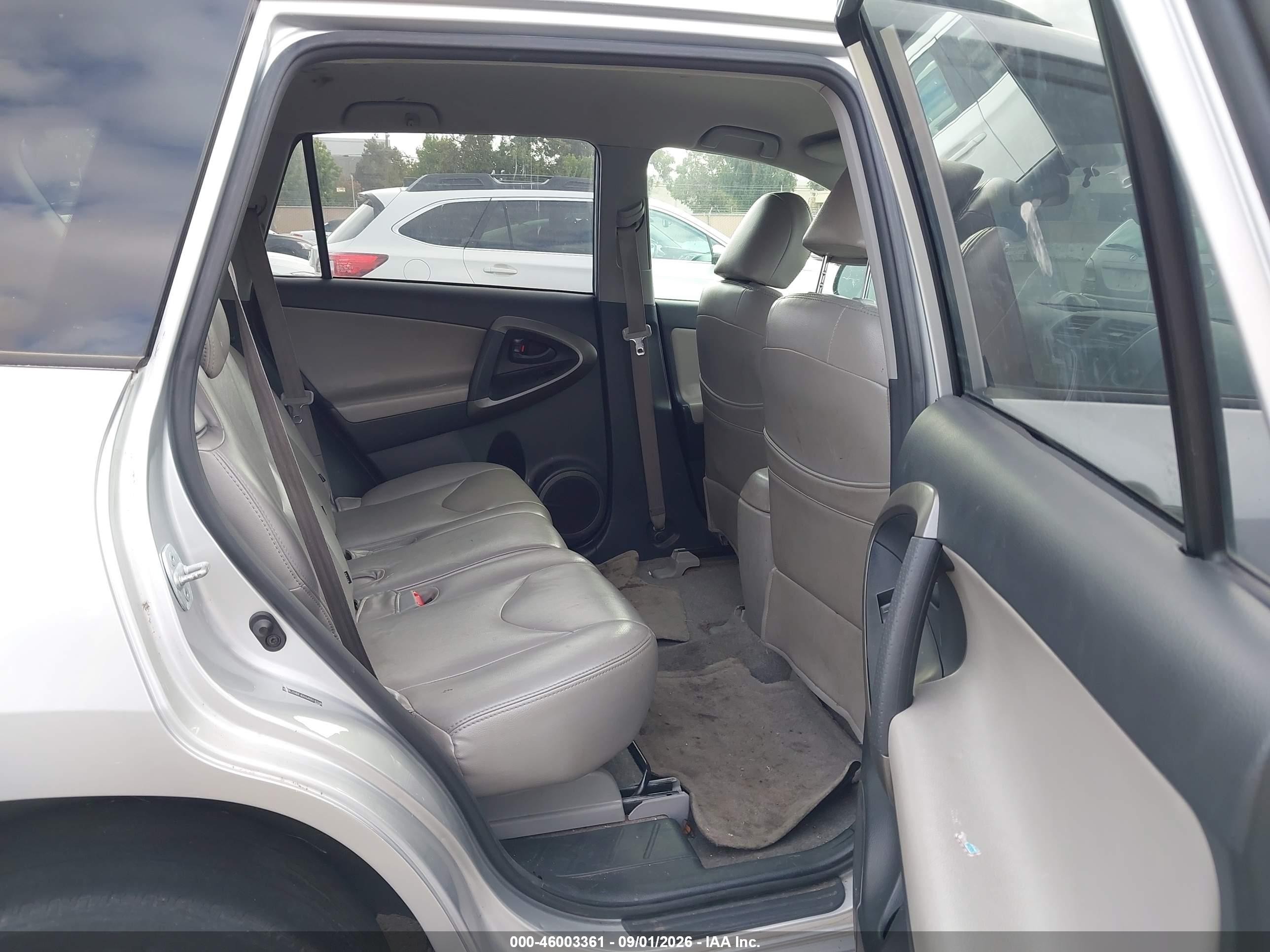 2010 Toyota Rav4   Silver vin: JTMBF4DV6A5018768