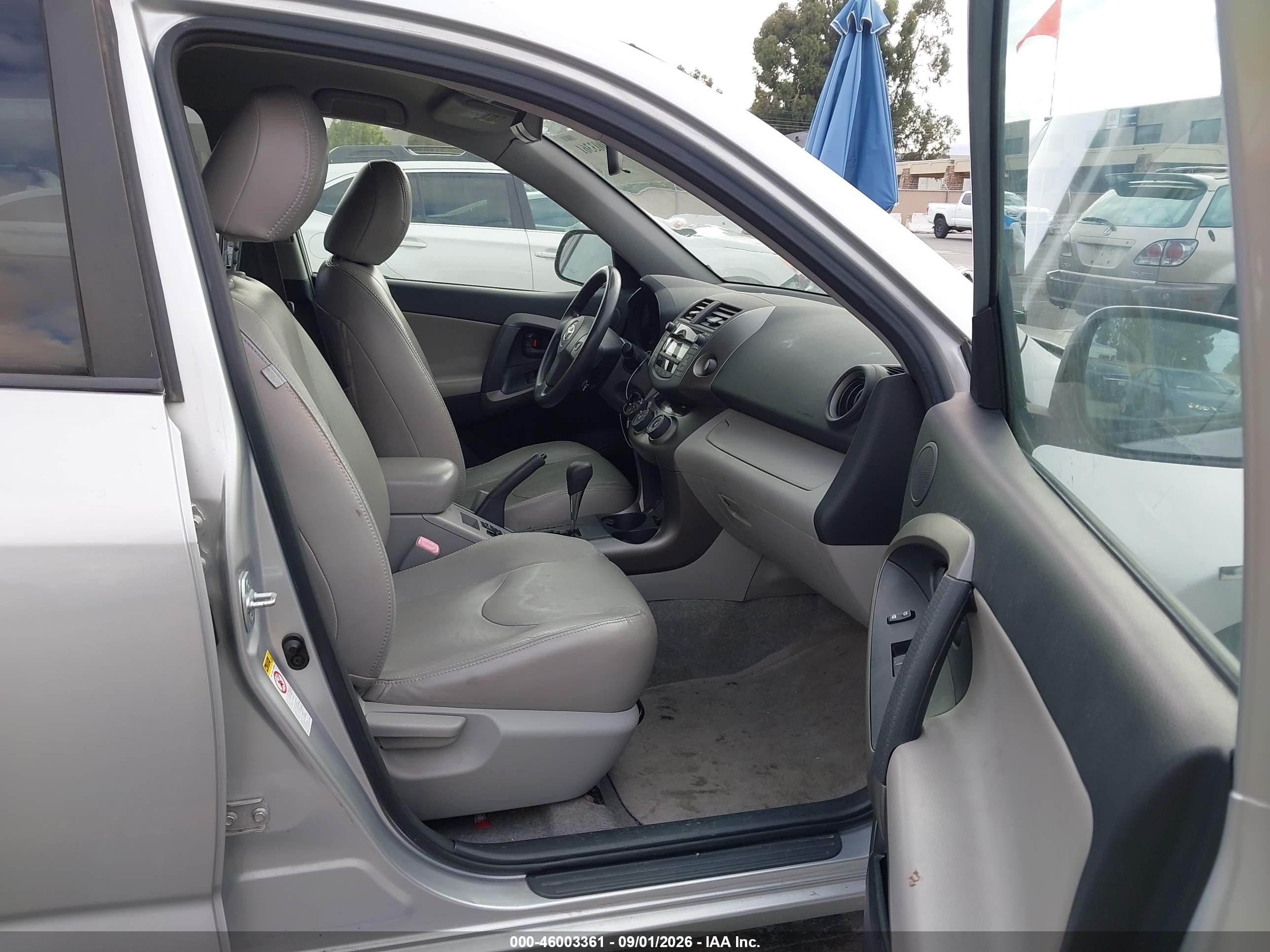 2010 Toyota Rav4   Silver vin: JTMBF4DV6A5018768
