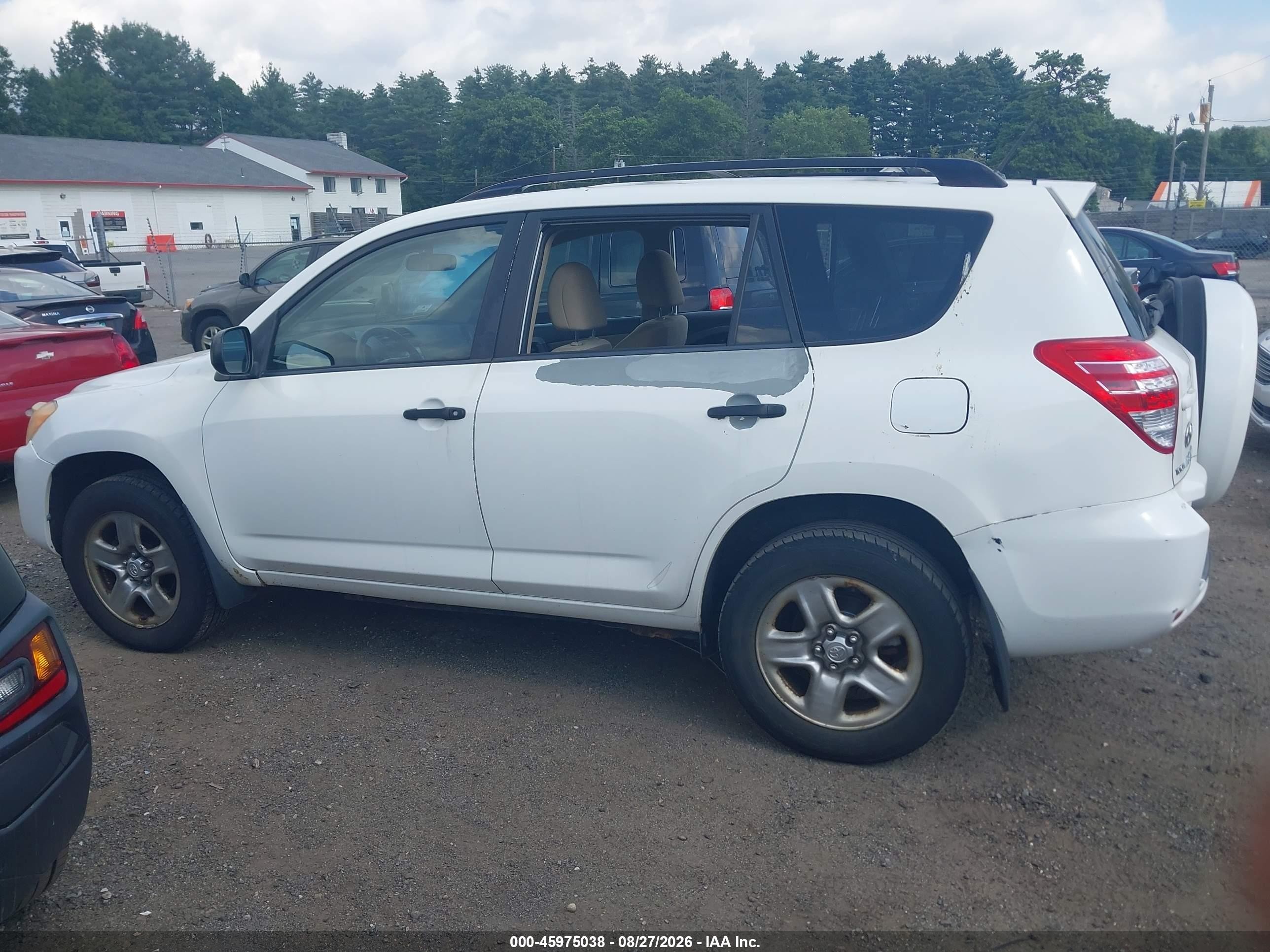 2010 Toyota Rav4   White vin: JTMBF4DV6A5021251