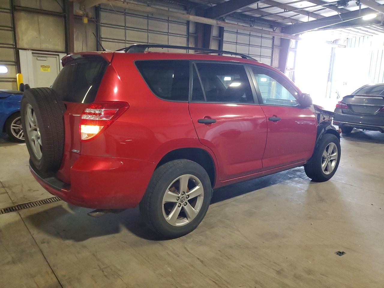 2010 Toyota Rav4 Base Бордовый vin: JTMBF4DV6A5030502