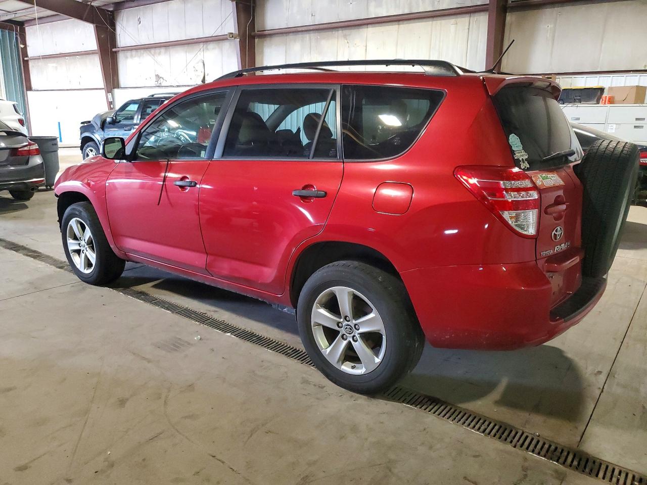 2010 Toyota Rav4 Base Бордовый vin: JTMBF4DV6A5030502