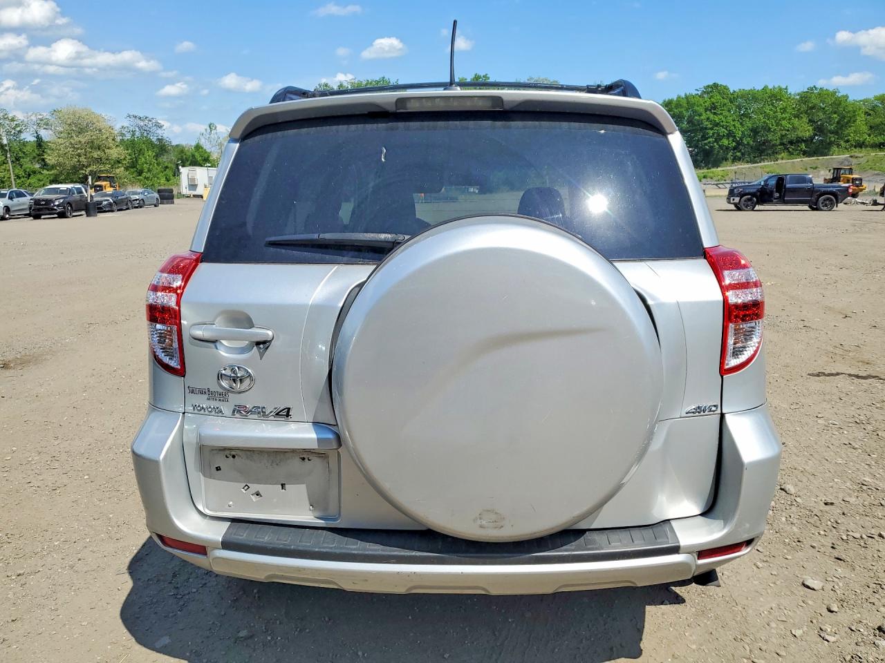 2010 Toyota Rav4 Base Silver vin: JTMBF4DV6AD024513