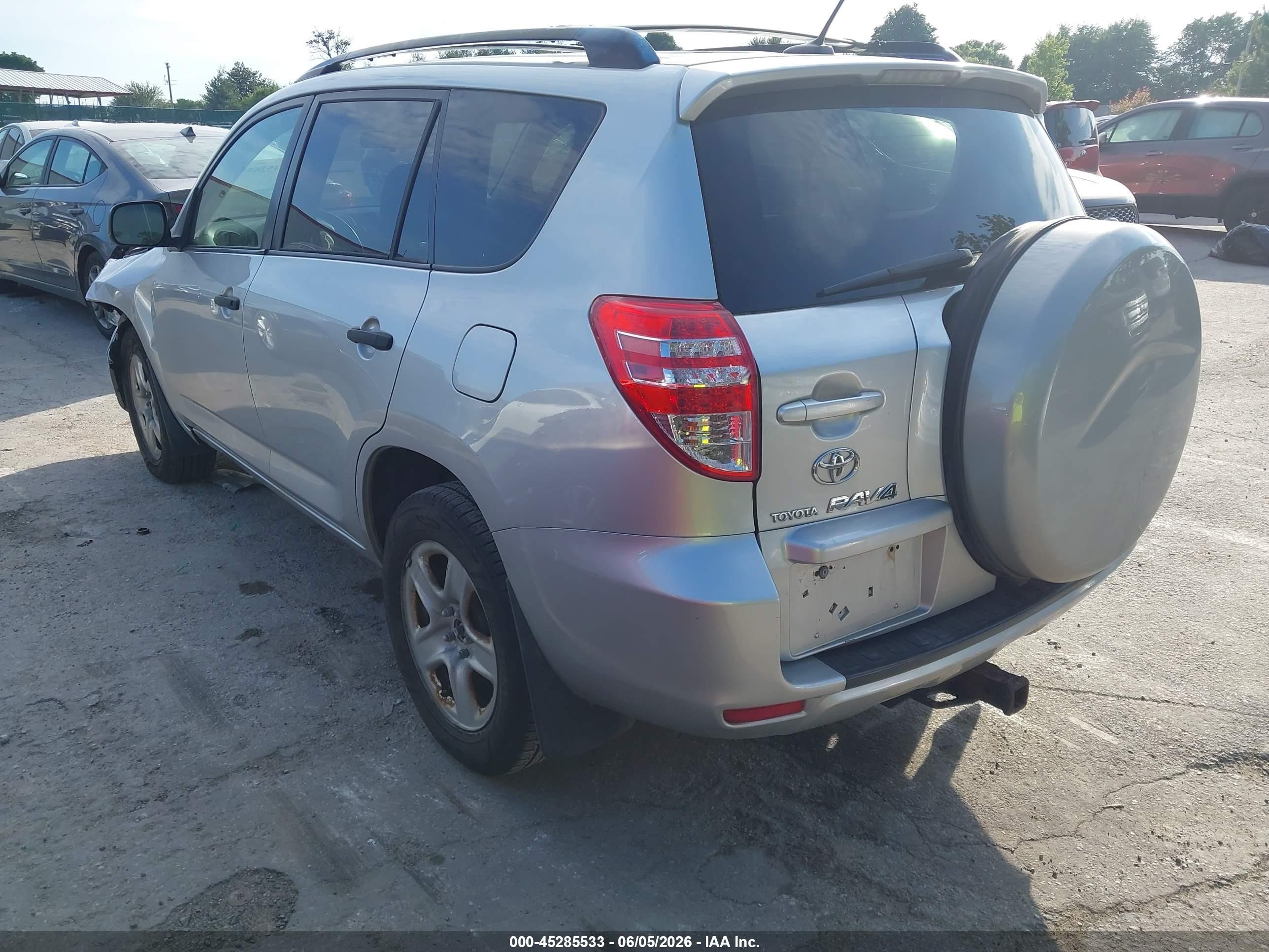 2010 Toyota Rav4   Silver vin: JTMBF4DV6AD031588