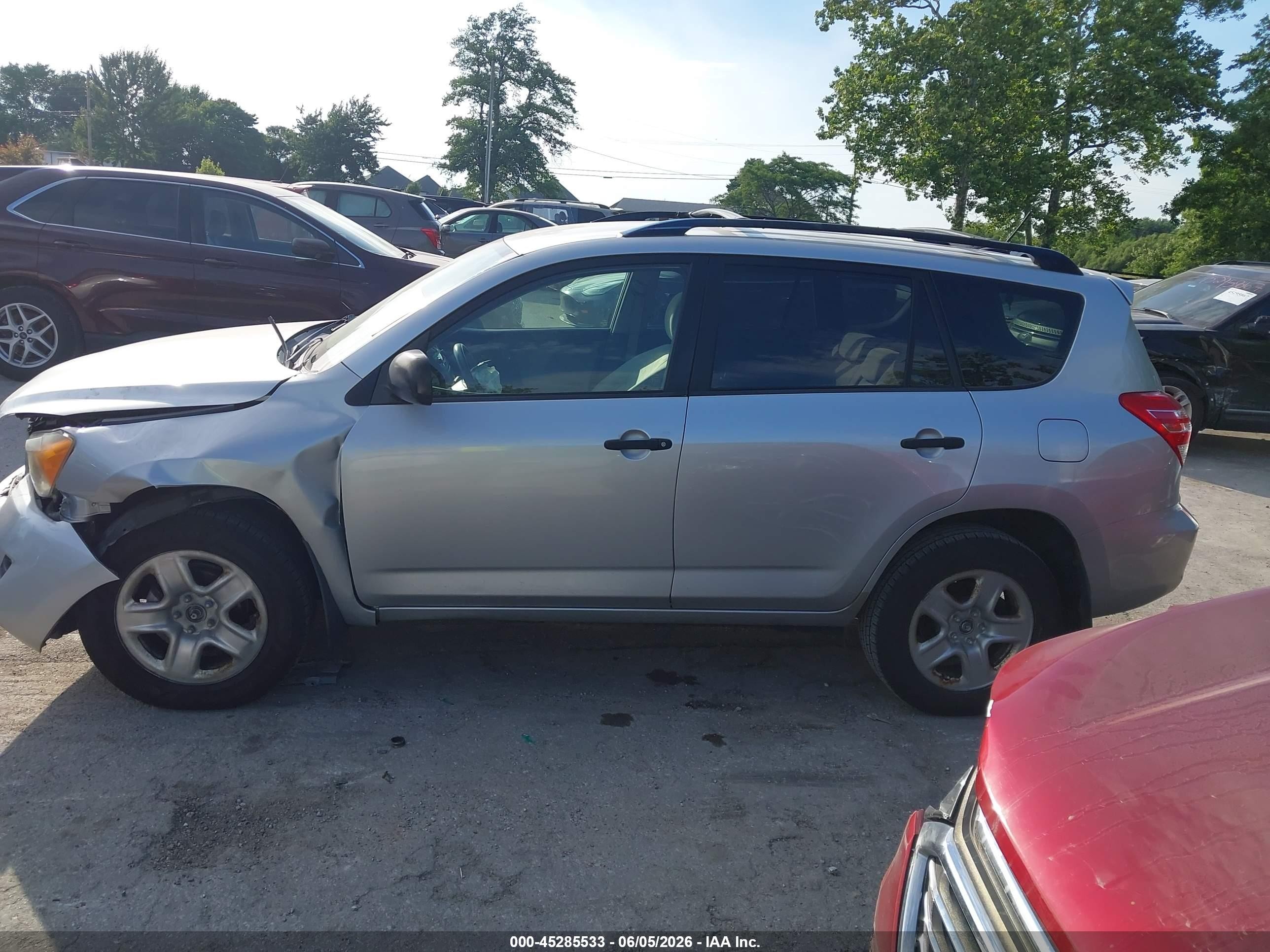 2010 Toyota Rav4   Silver vin: JTMBF4DV6AD031588
