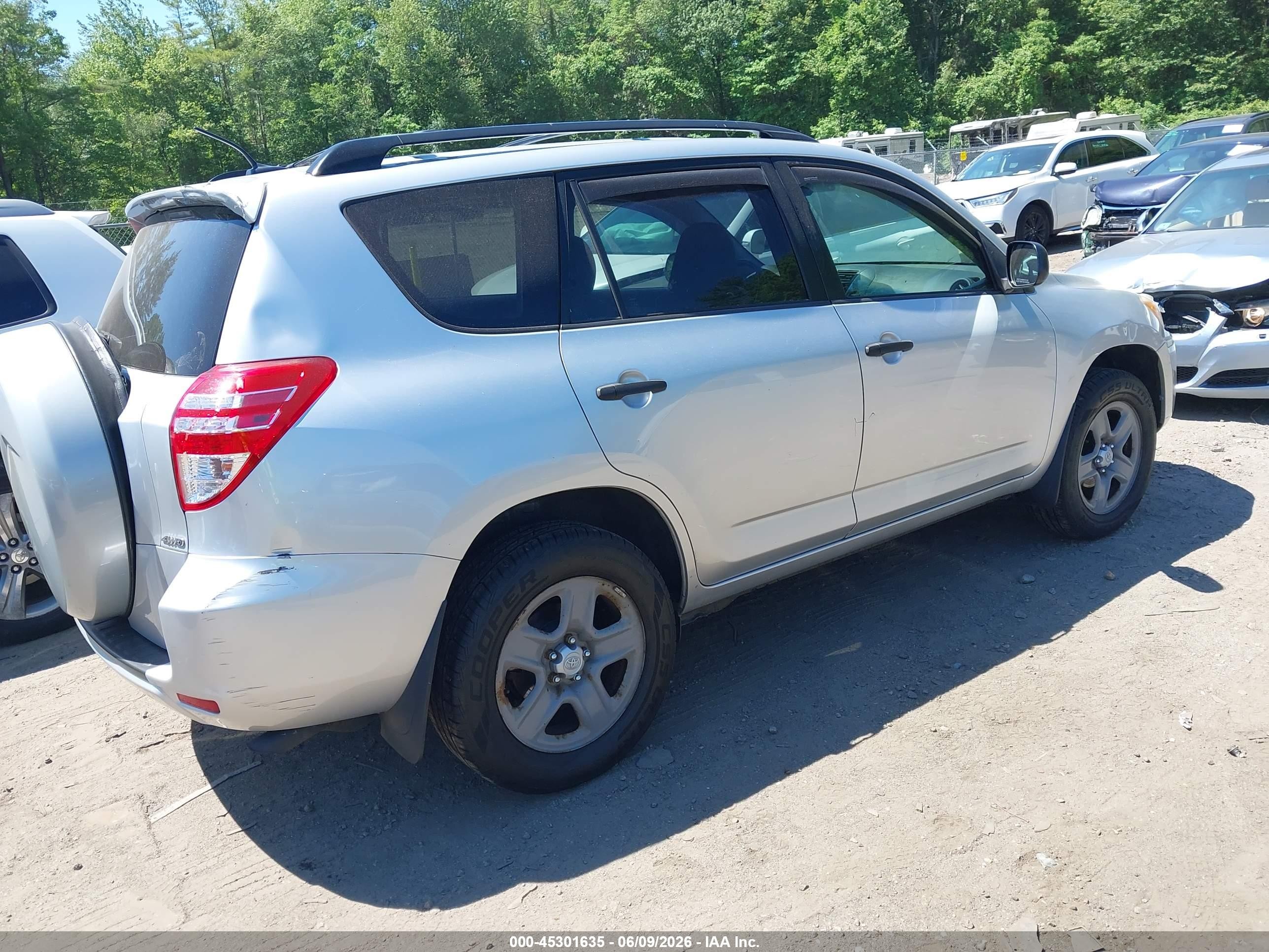 2010 Toyota Rav4 Silver vin: JTMBF4DV6AD036113