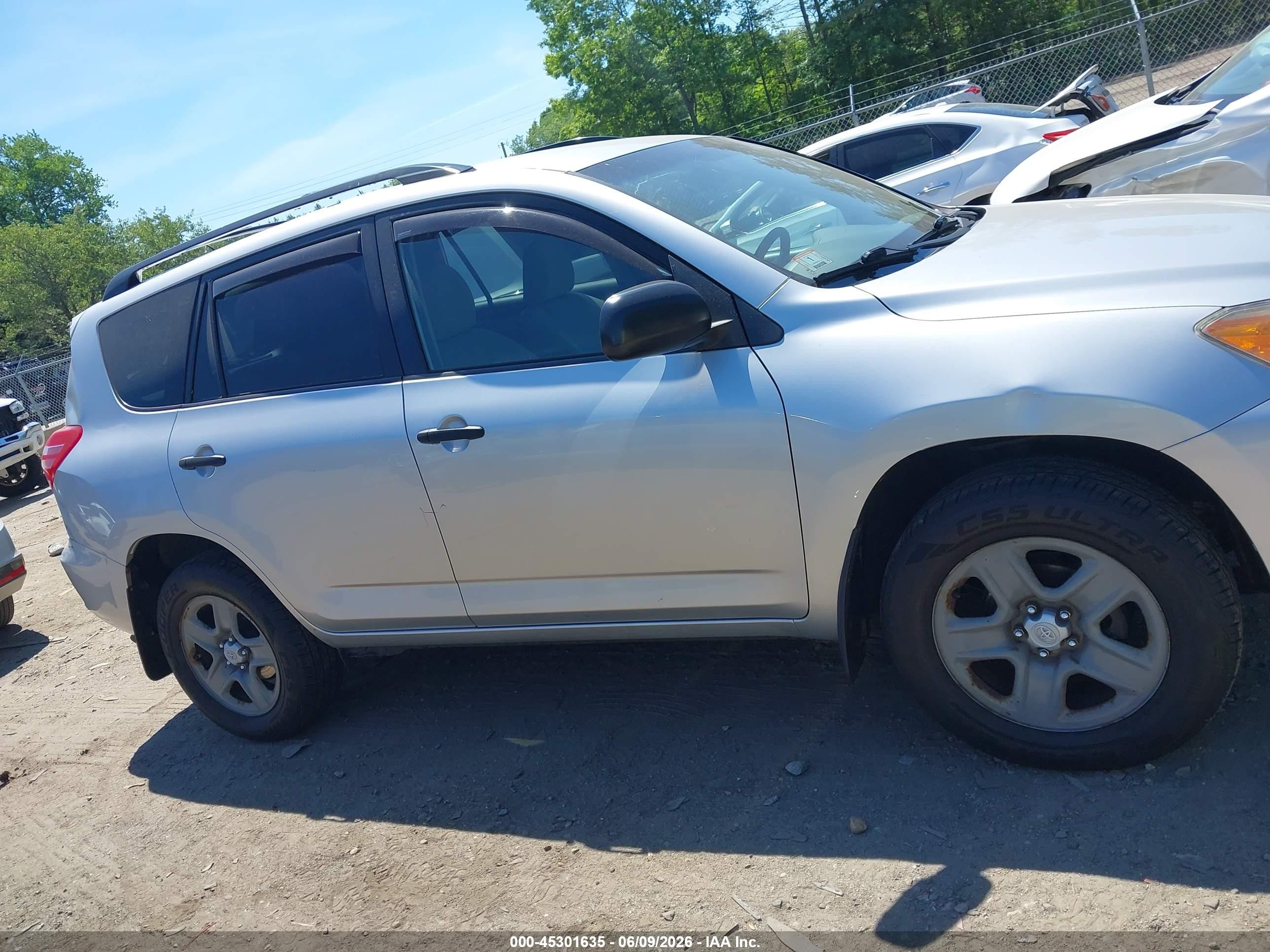 2010 Toyota Rav4 Silver vin: JTMBF4DV6AD036113