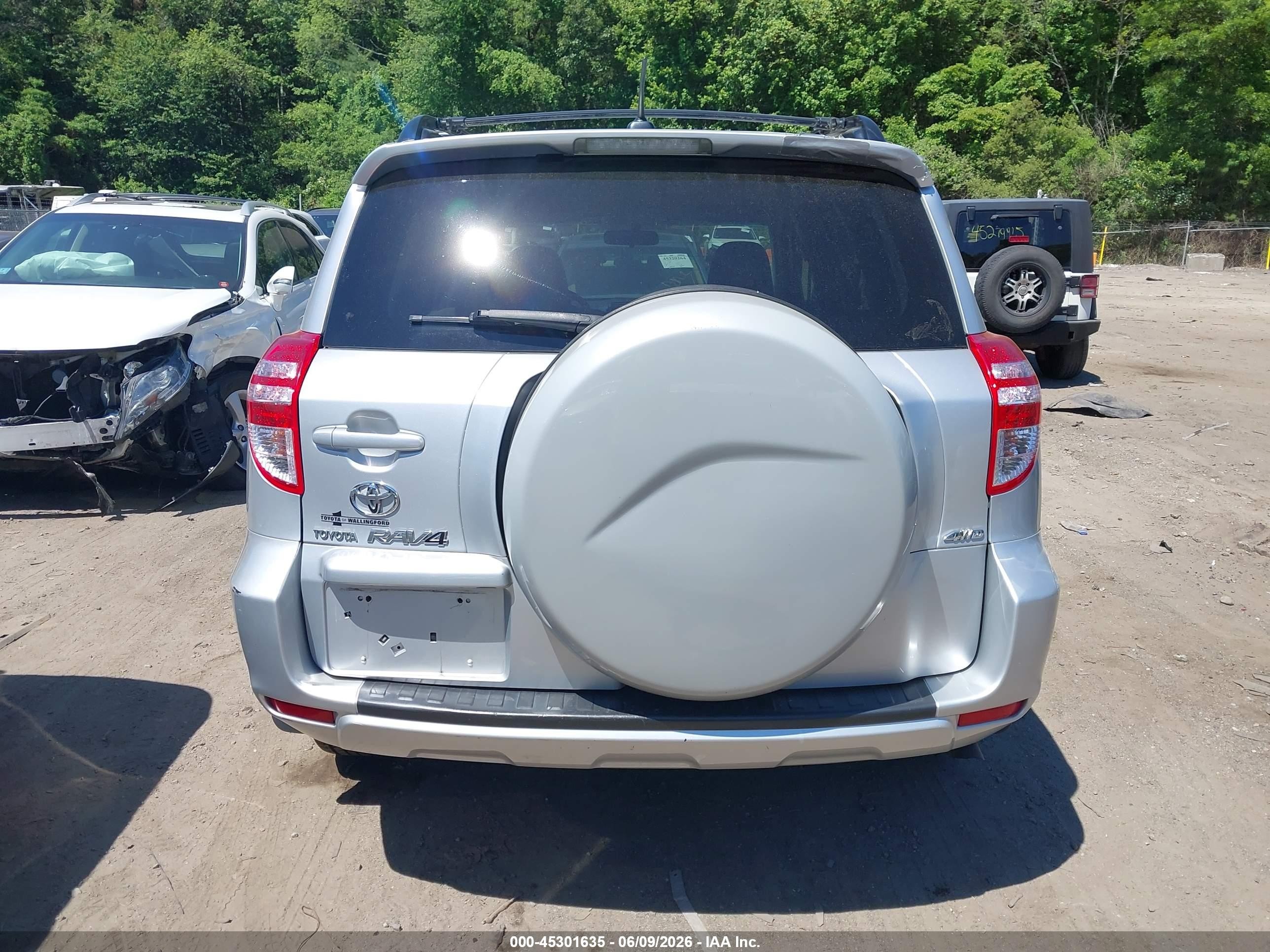 2010 Toyota Rav4 Silver vin: JTMBF4DV6AD036113